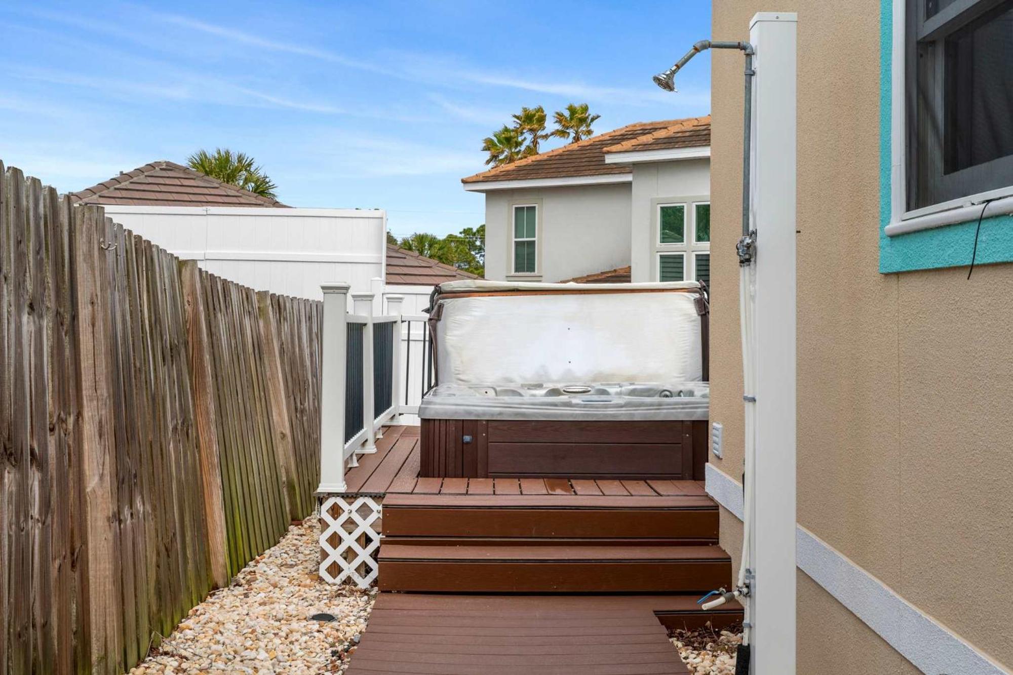 Serenity Now-free Golf Cart-hot Tub-comm Pool Holiday home