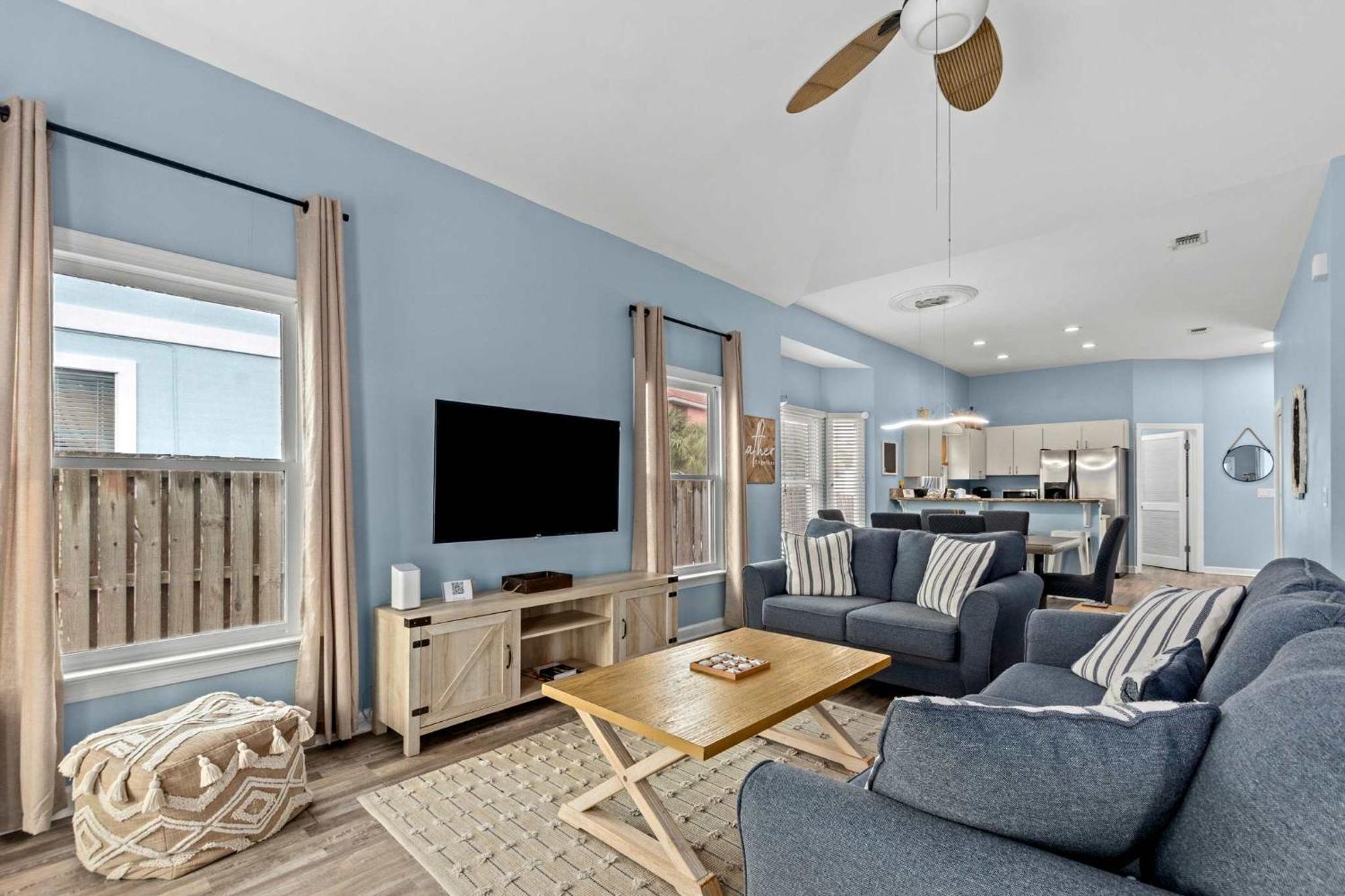 Serenity Now-free Golf Cart-hot Tub-comm Pool Holiday home Destin