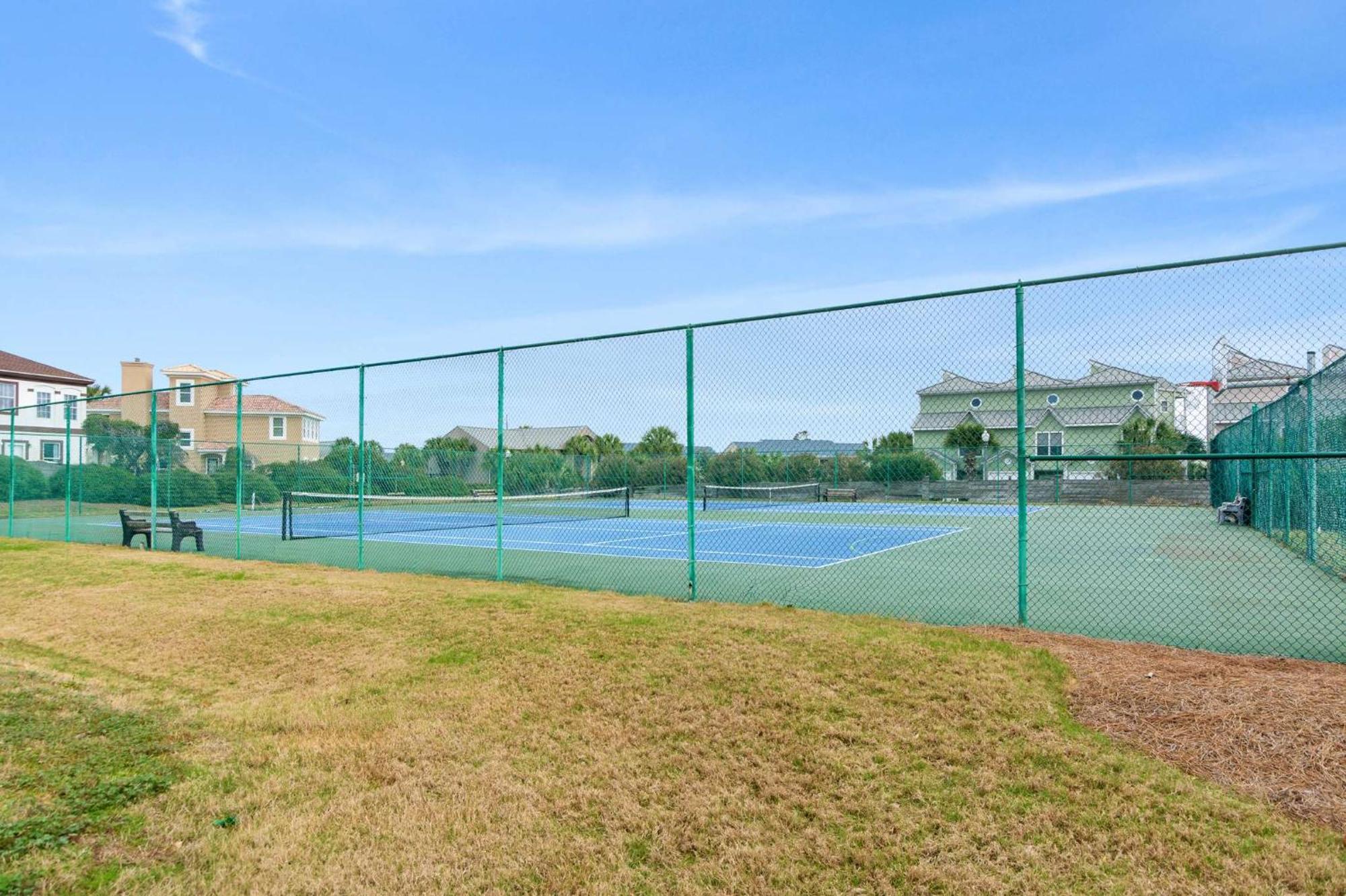 Serenity Now-free Golf Cart-hot Tub-comm Pool Holiday home *