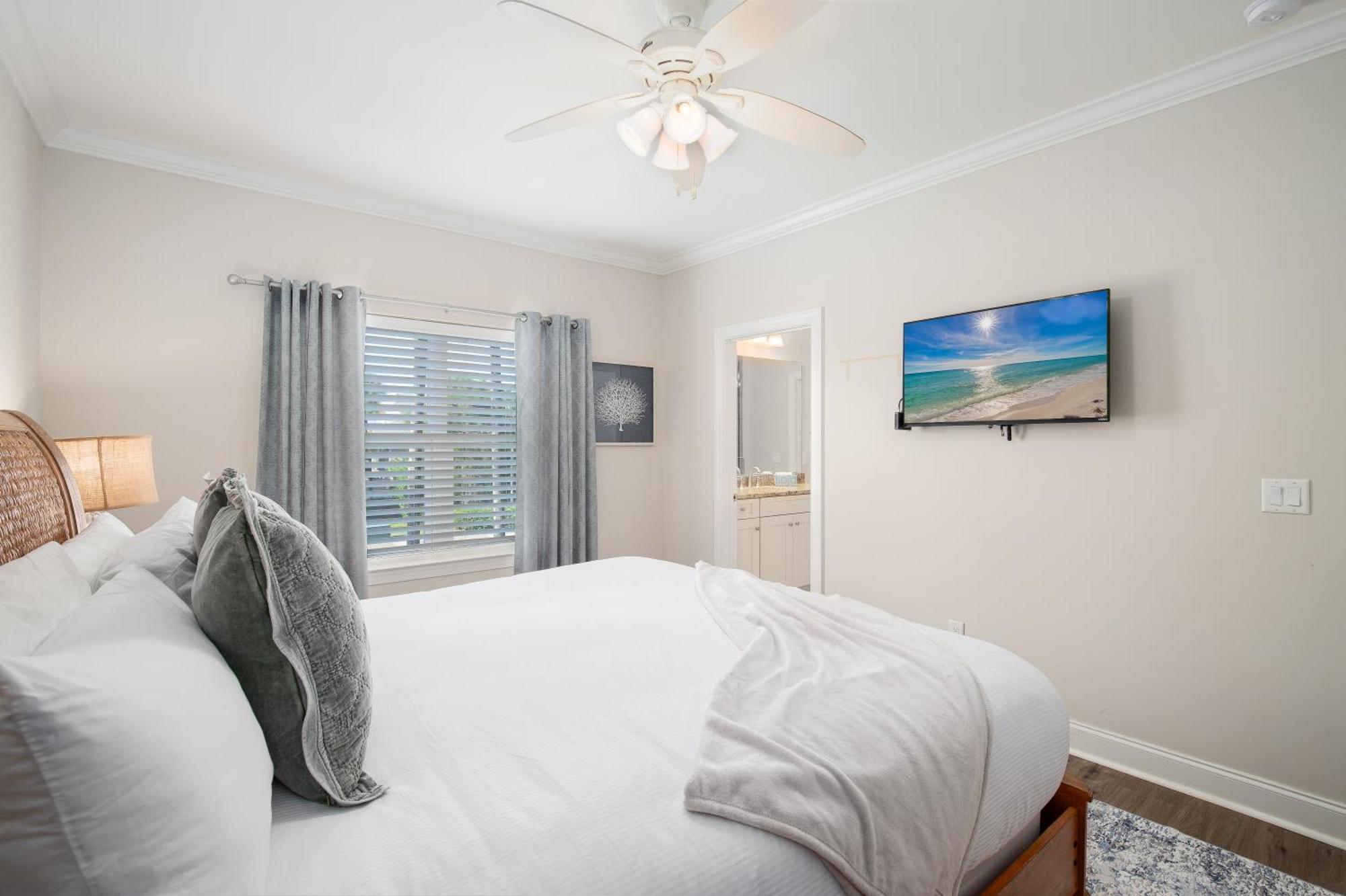 View Rooftop Deck, Community Pool Hot Tub Holiday home *
