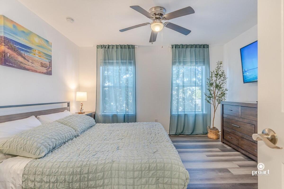 Cozy Under The Palms Apartment *