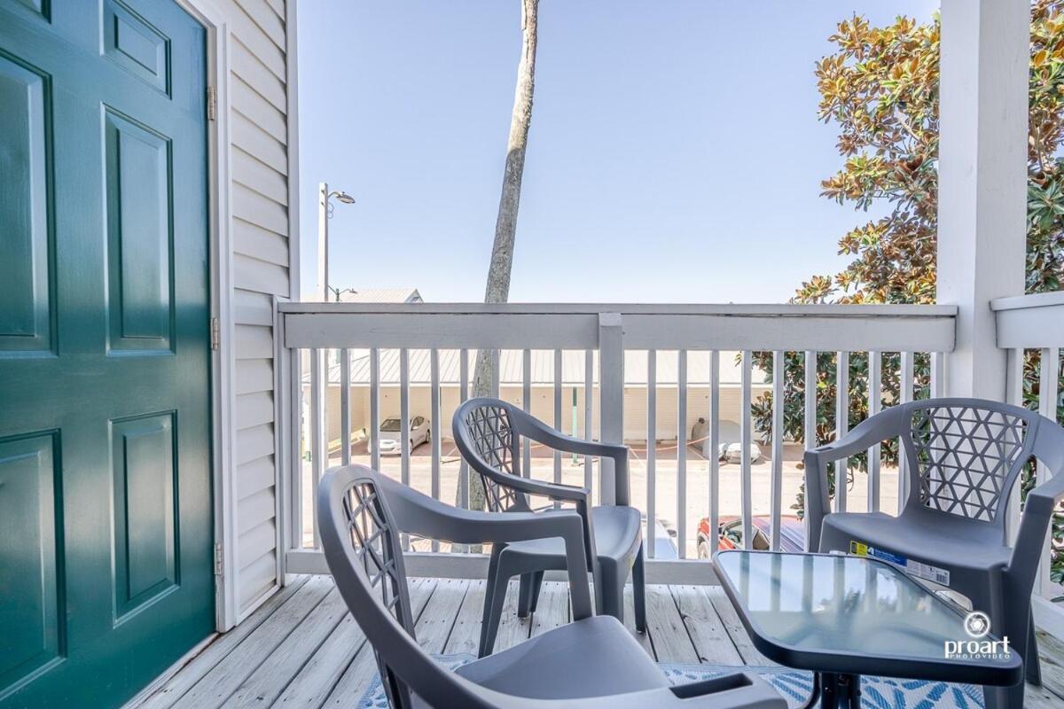 Cozy Under The Palms * Destin