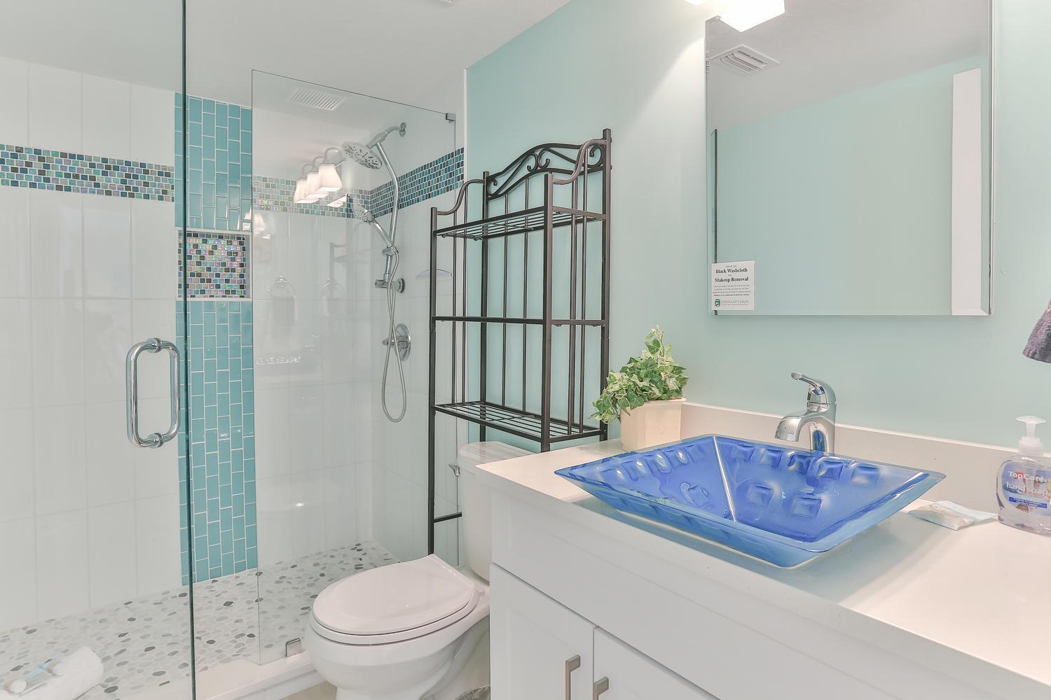 Dolphin Point 402c - 2br Updated With Harbor And Gulf Views Holiday home Destin