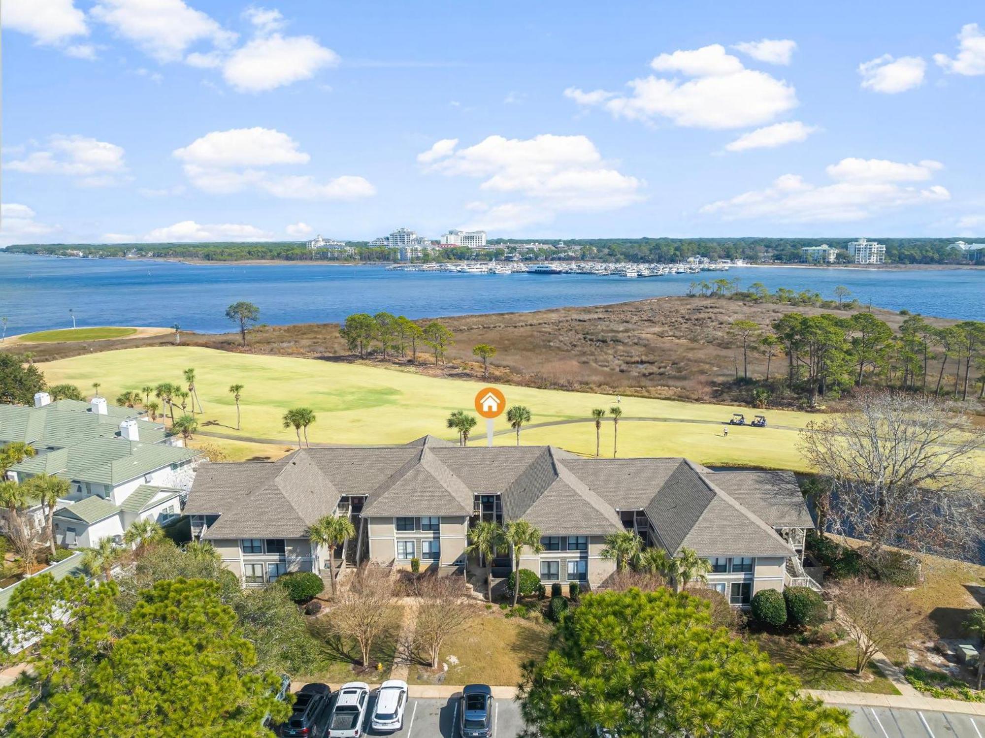 823 Harbour Point Holiday home *
