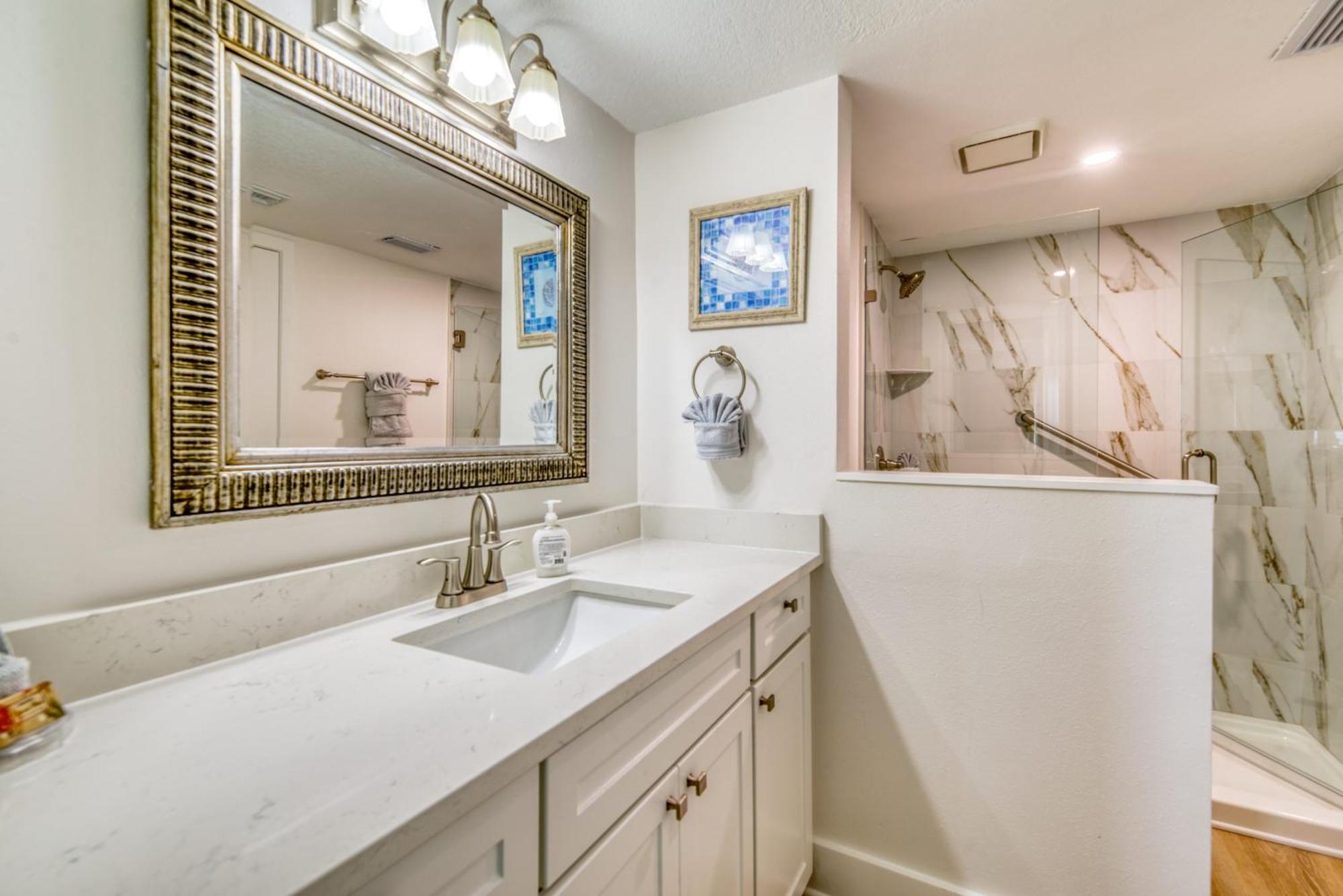 House B405 - Beachfront With Pool, Wifi, & Service * Destin