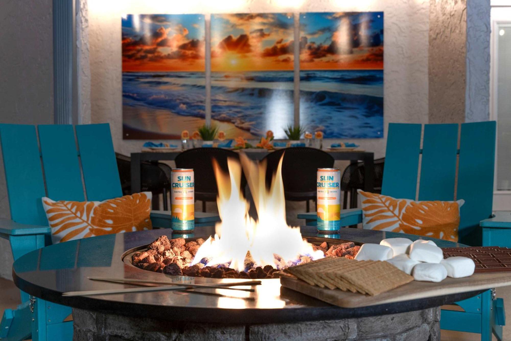Beachside Bliss Upscale Townhome Steps To Holiday home *