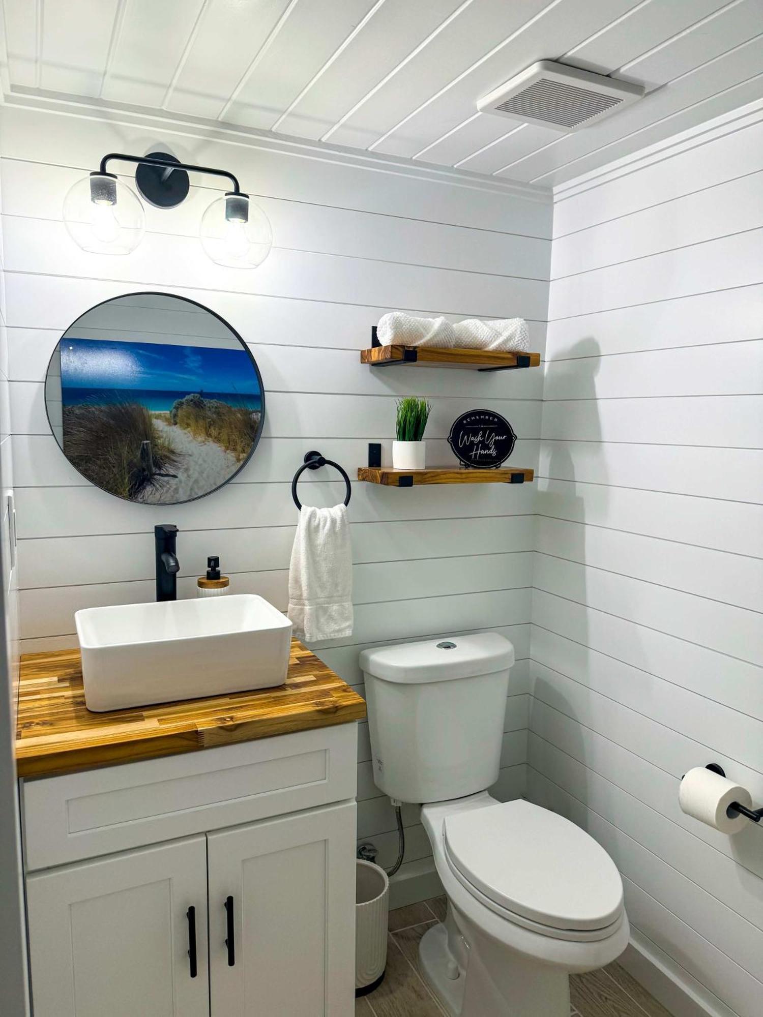 Beachside Bliss Upscale Townhome Steps To Destin
