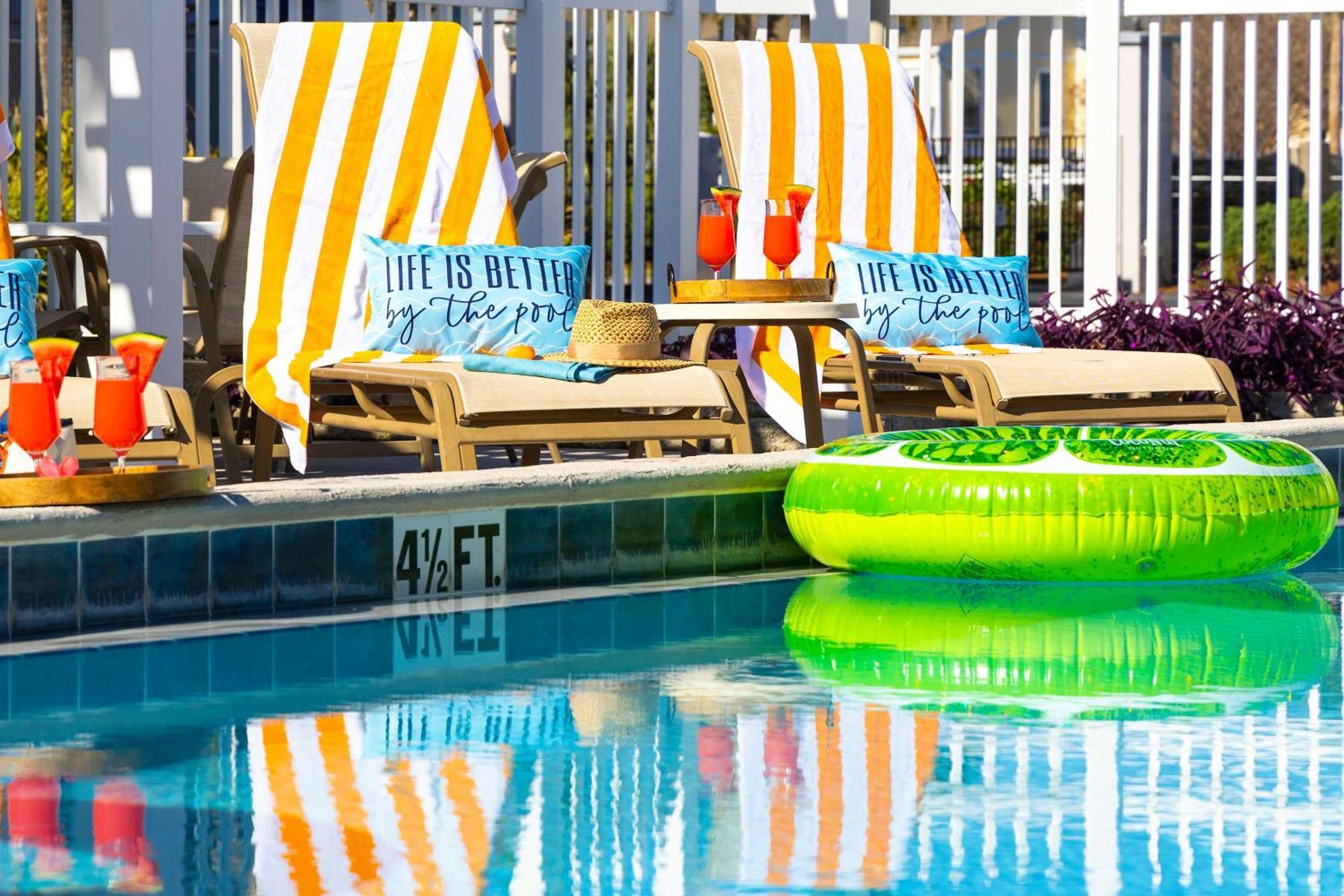 Beachside Bliss Upscale Townhome Steps To Holiday home Destin