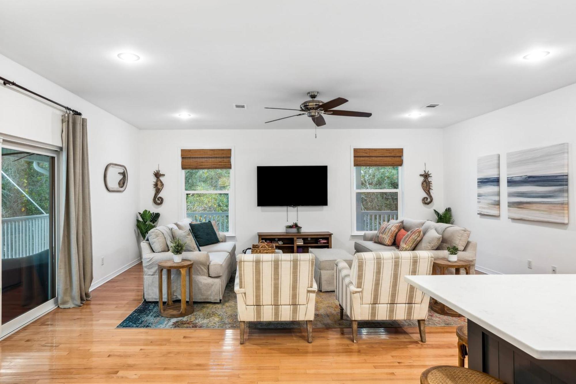 Dolphin Days By Avantstay Pool 0.2mi To Holiday home Destin