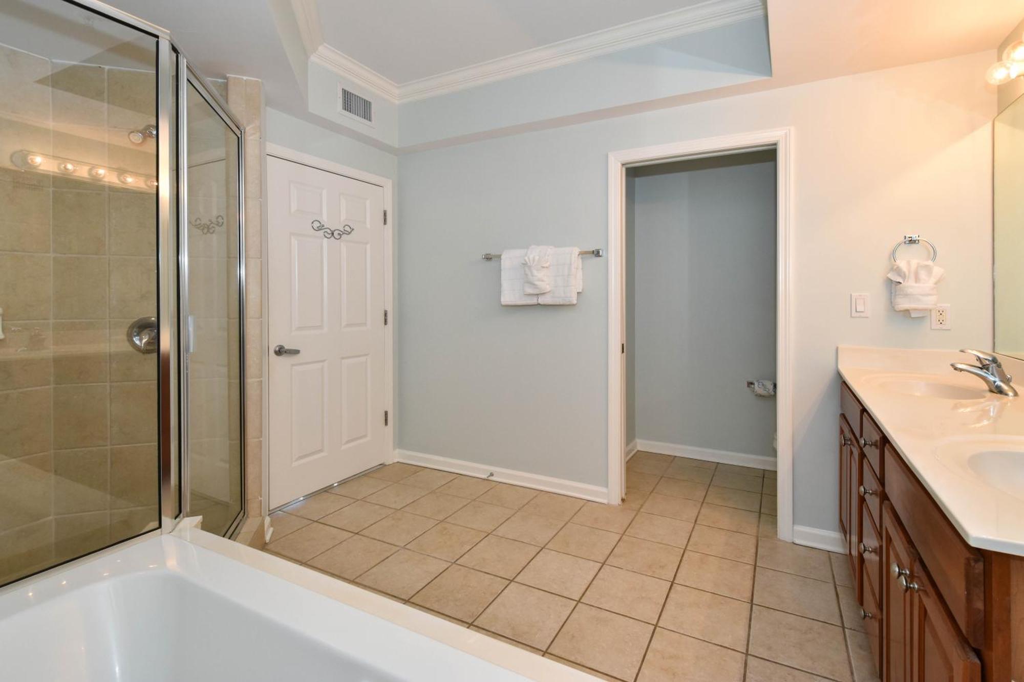 Silver Towers W905 * Destin