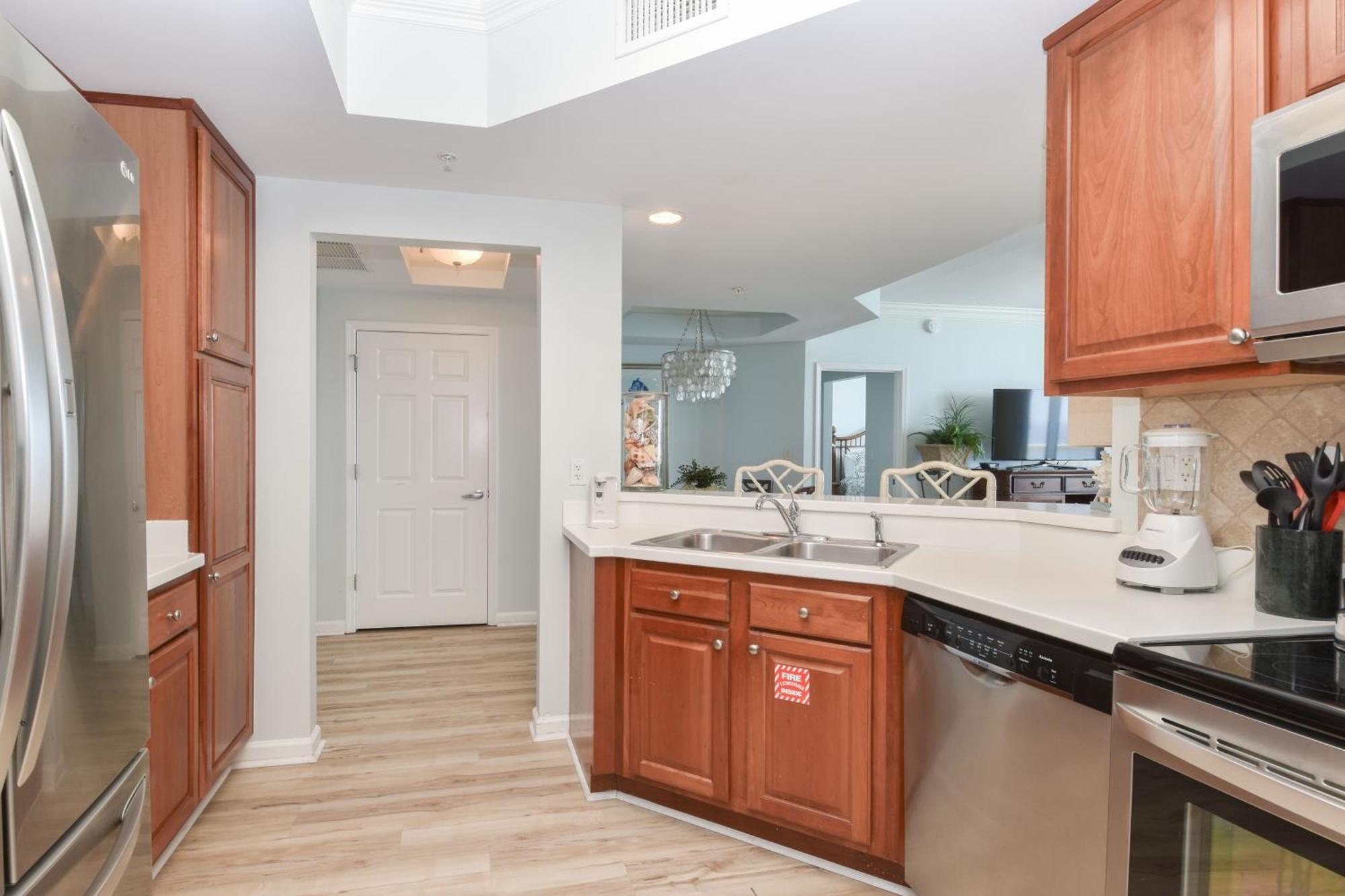 Silver Towers W905 Apartment *