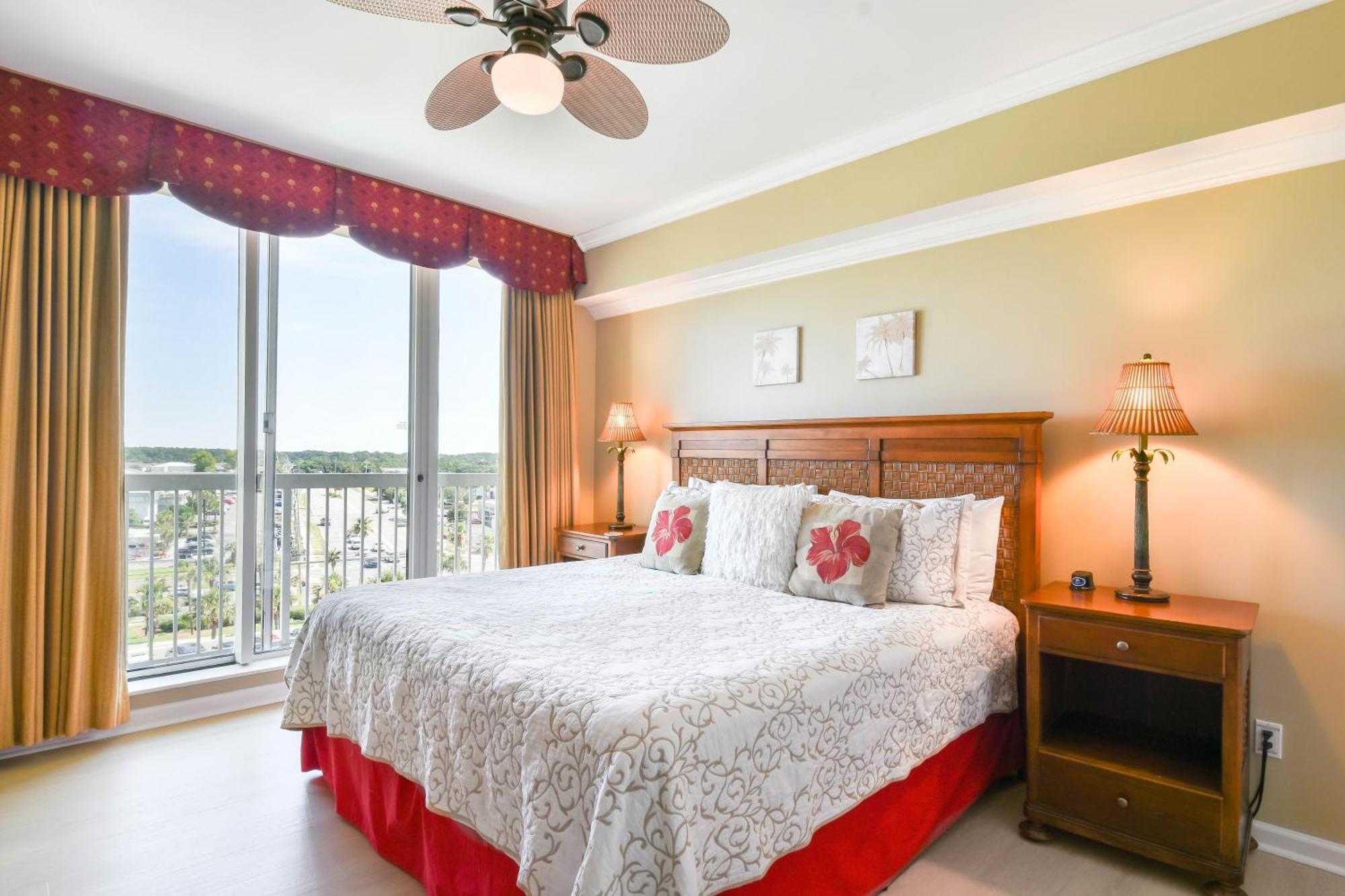 Silver Towers E704 Apartment *
