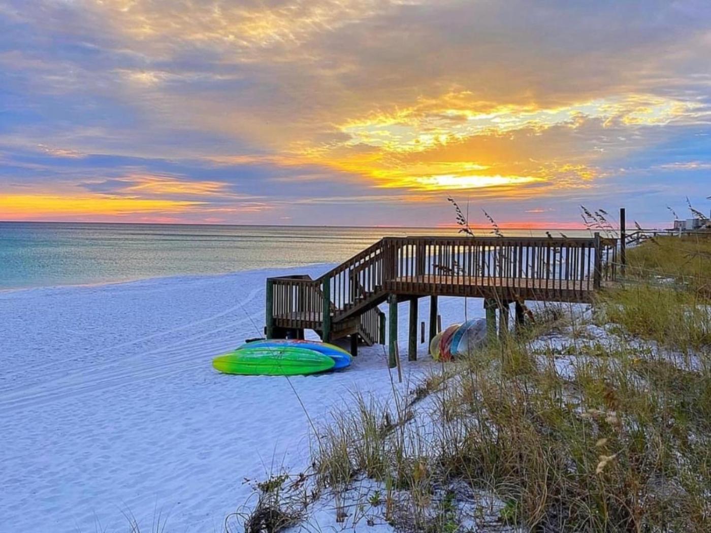 5 Star 11th Fl Stunning Sunrise 2br 2ba King Suite,pools ,shuttle Or Walk To Destin