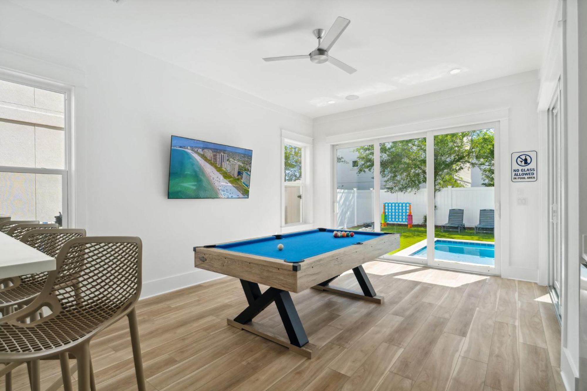 Sandgarden With Pool And Game