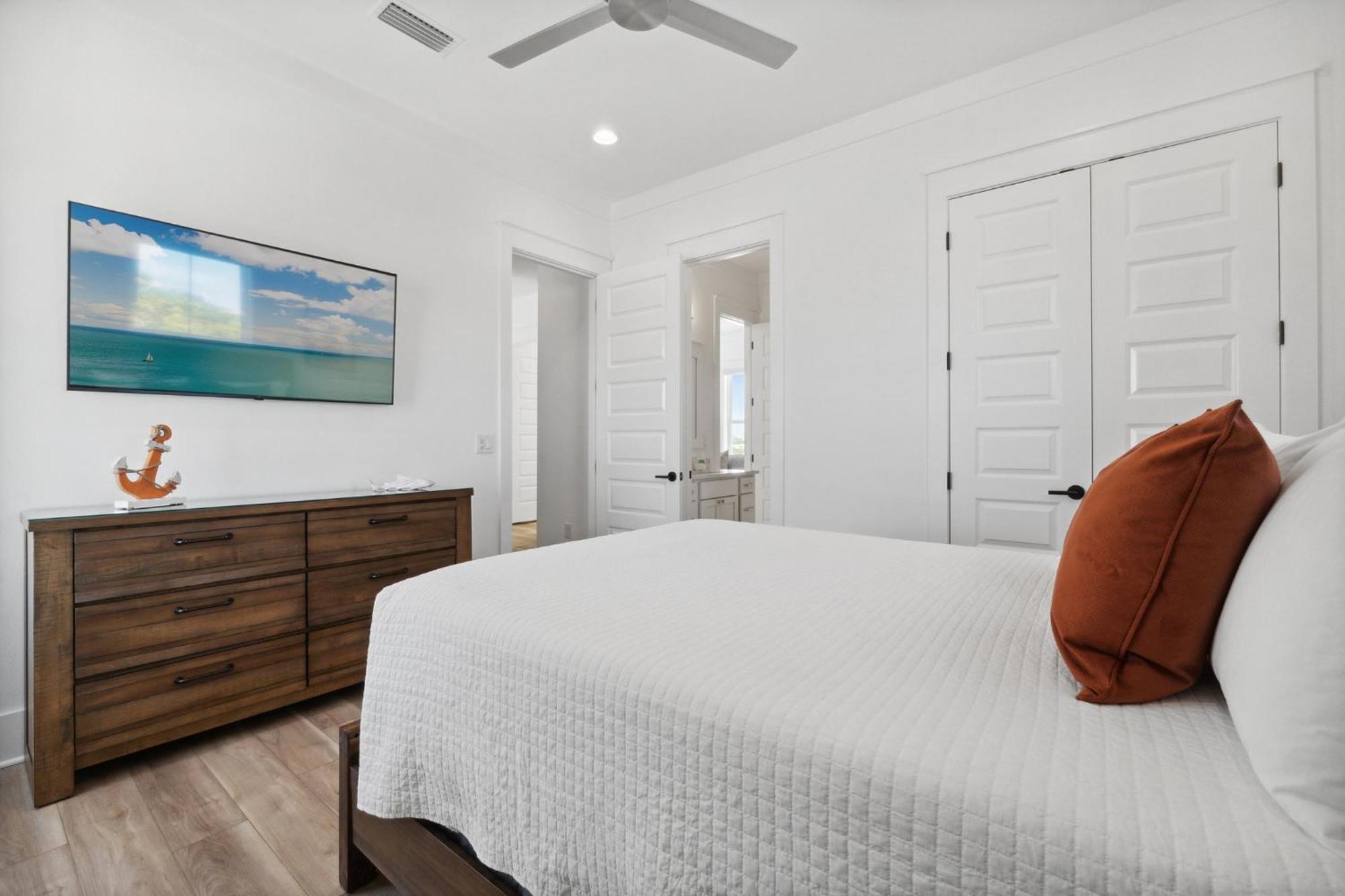 Holiday home Shark Tales With Pool And Gated Neighborhood Destin
