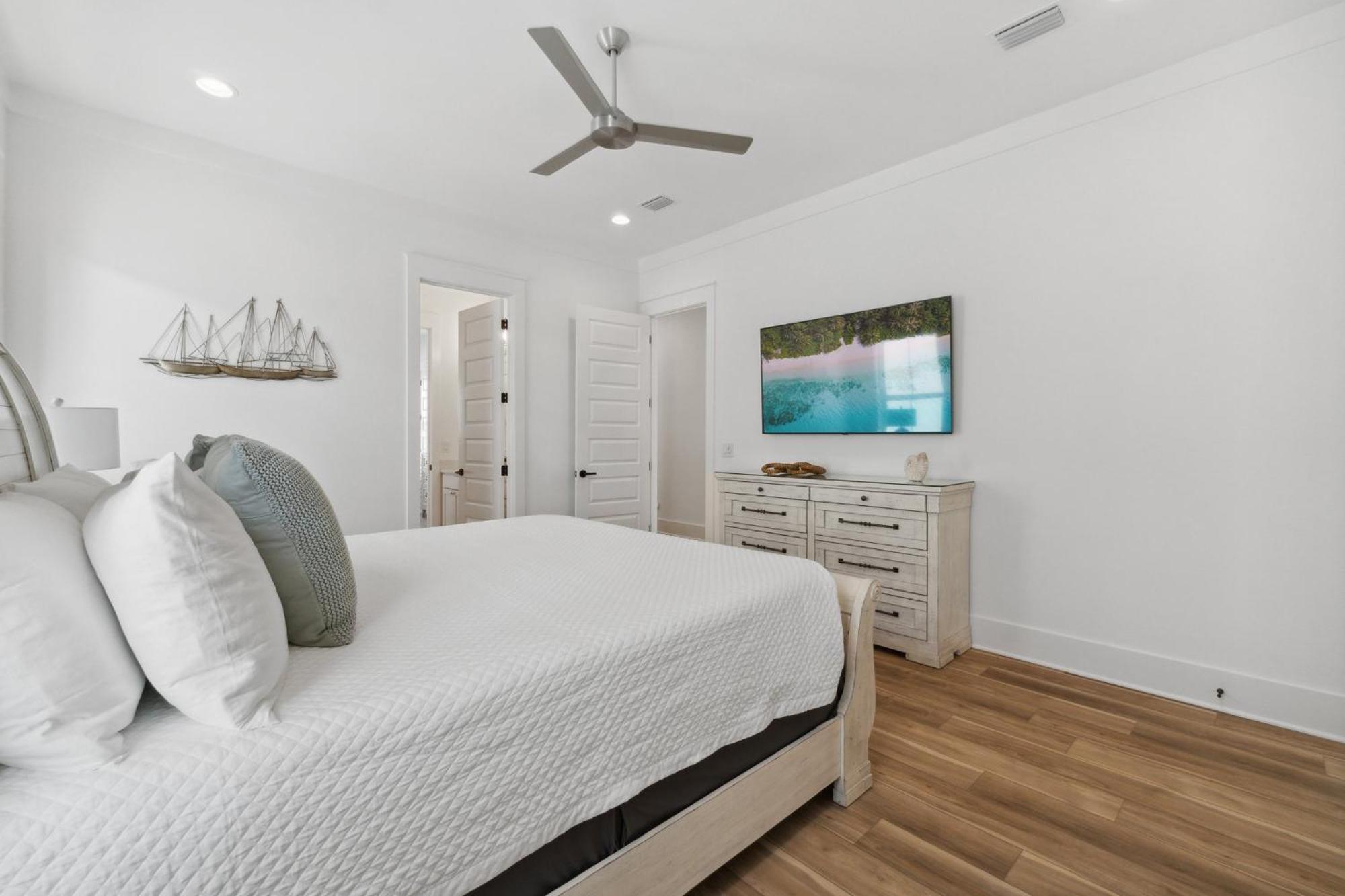 Holiday home Shark Tales With Pool And Gated Neighborhood