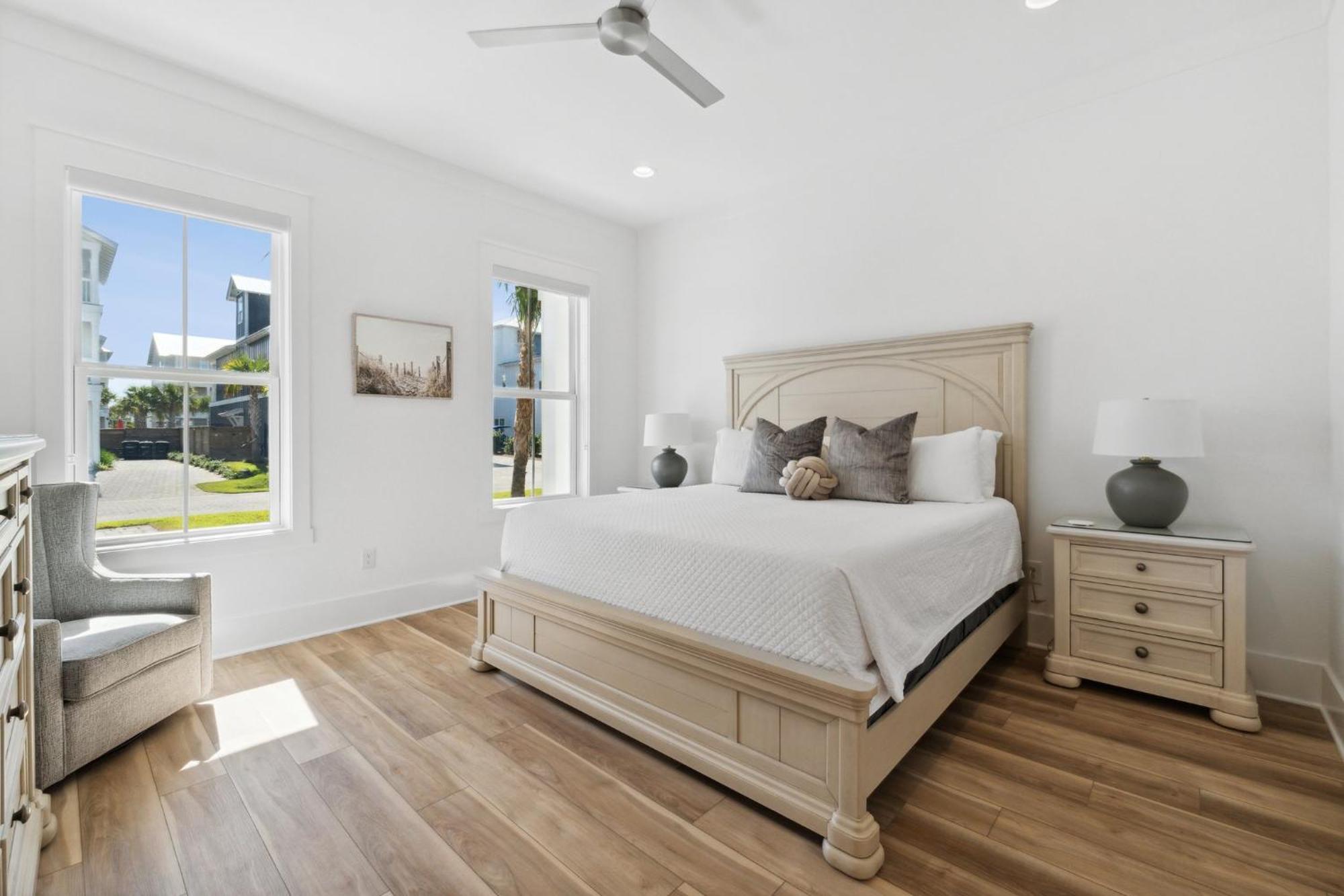 Shark Tales With Pool And Gated Neighborhood Holiday home Destin