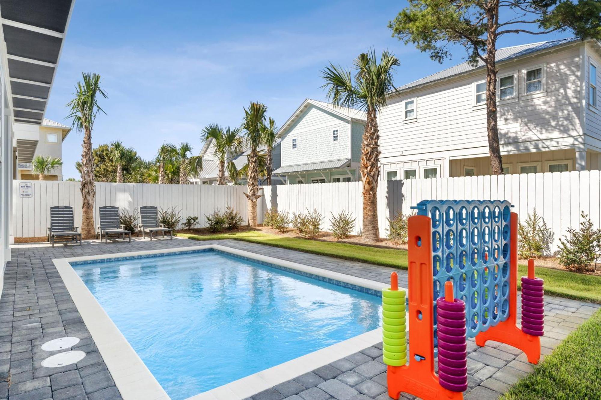 Holiday home Shark Tales With Pool And Gated Neighborhood