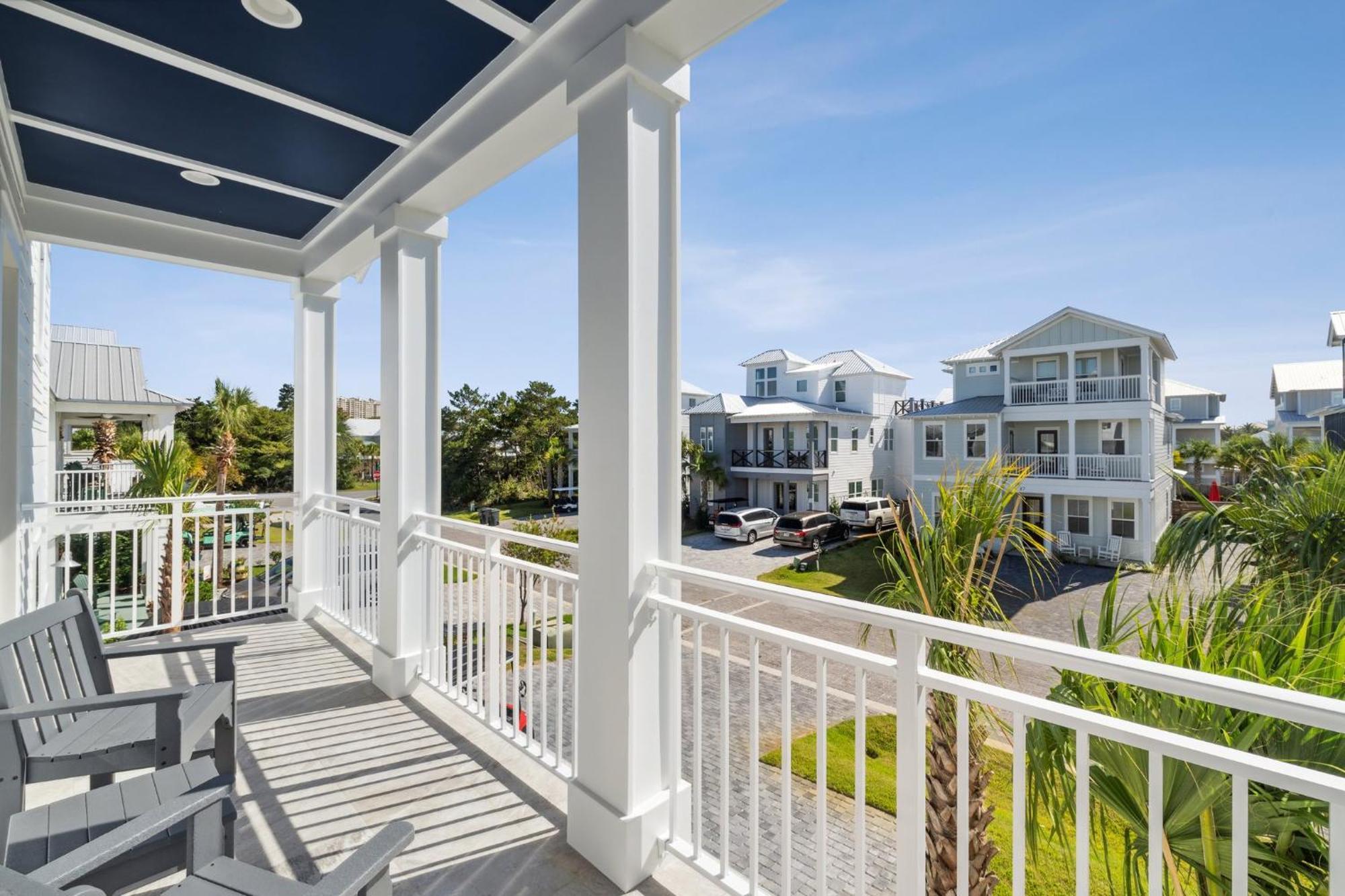 Holiday home Shark Tales With Pool And Gated Neighborhood *