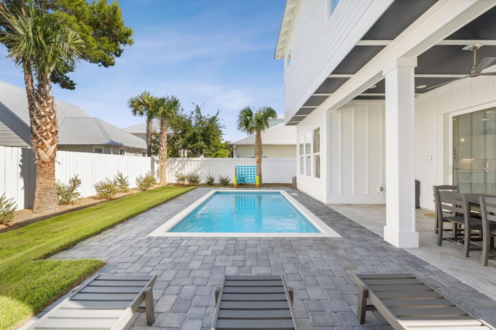 Holiday home Shark Tales With Pool And Gated Neighborhood Destin