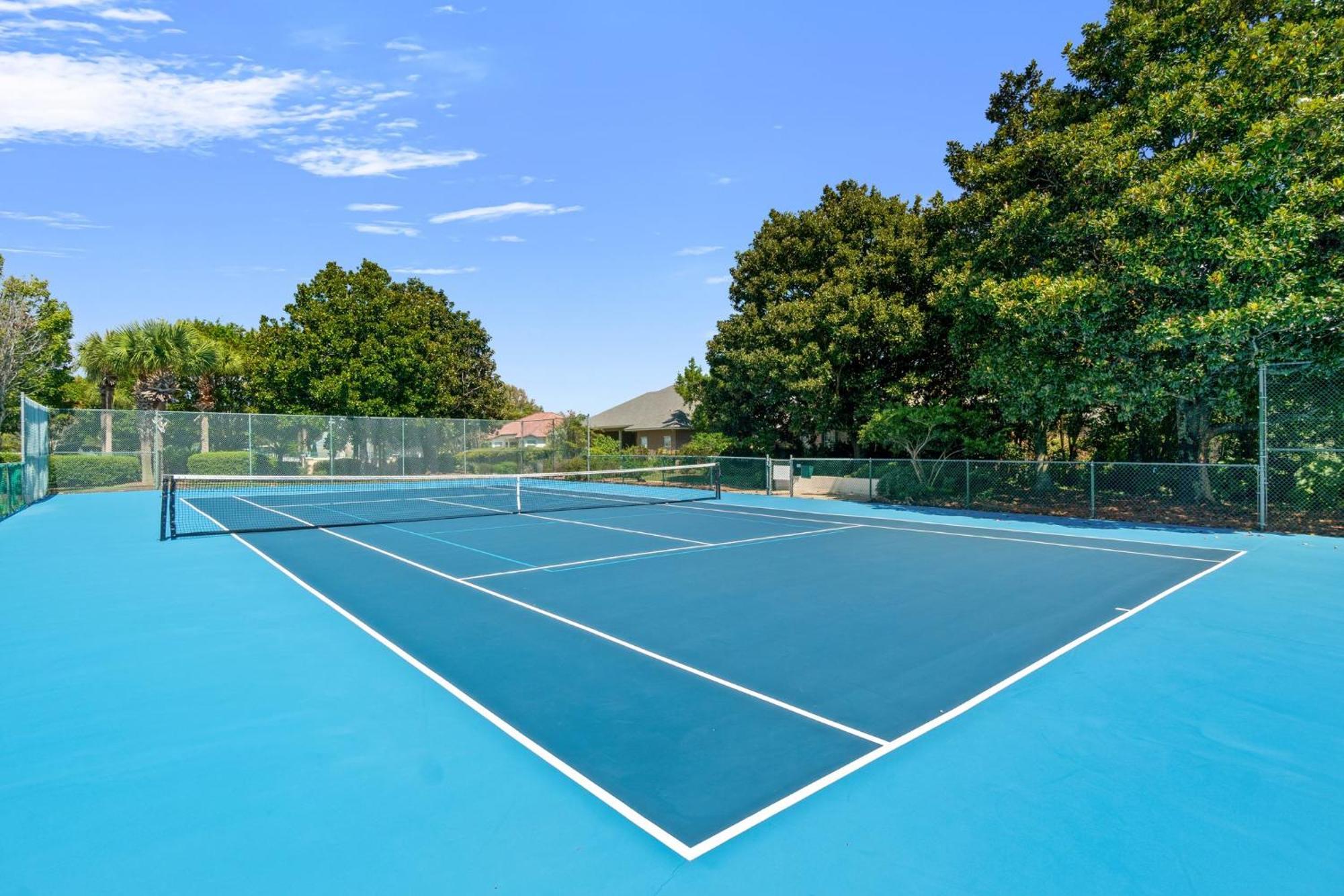 Blanc Bao With Pool And Pickleball Holiday home Destin