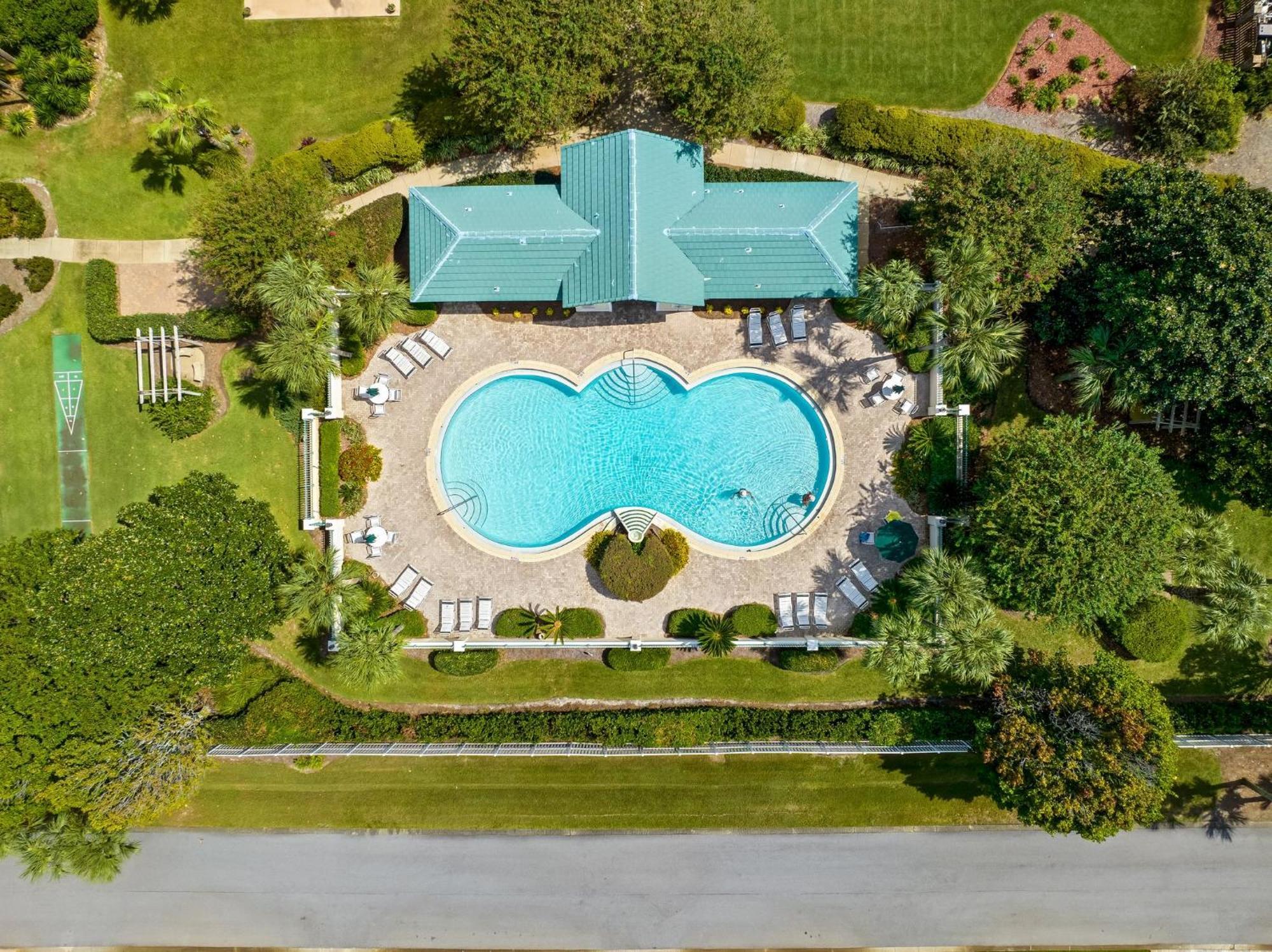 Blanc Bao With Pool And Pickleball Holiday home