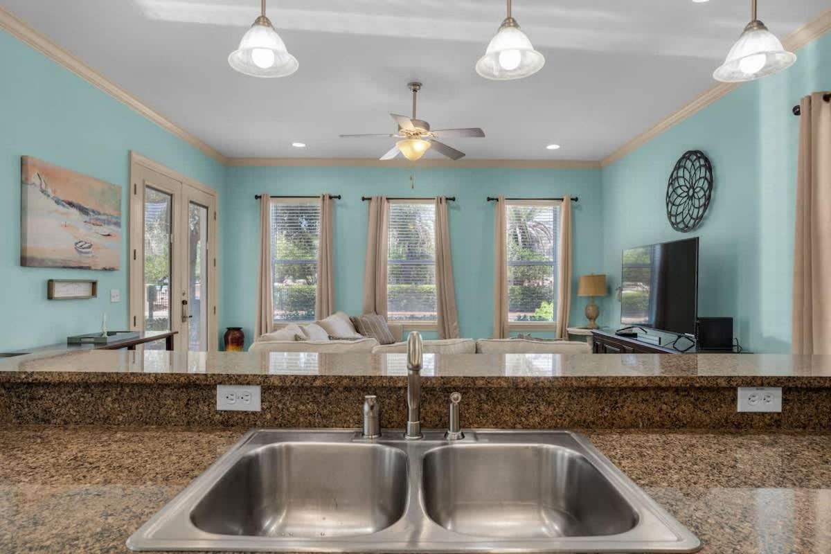 Sweet - 6bdr - Sleeps 14 - Next 2 *