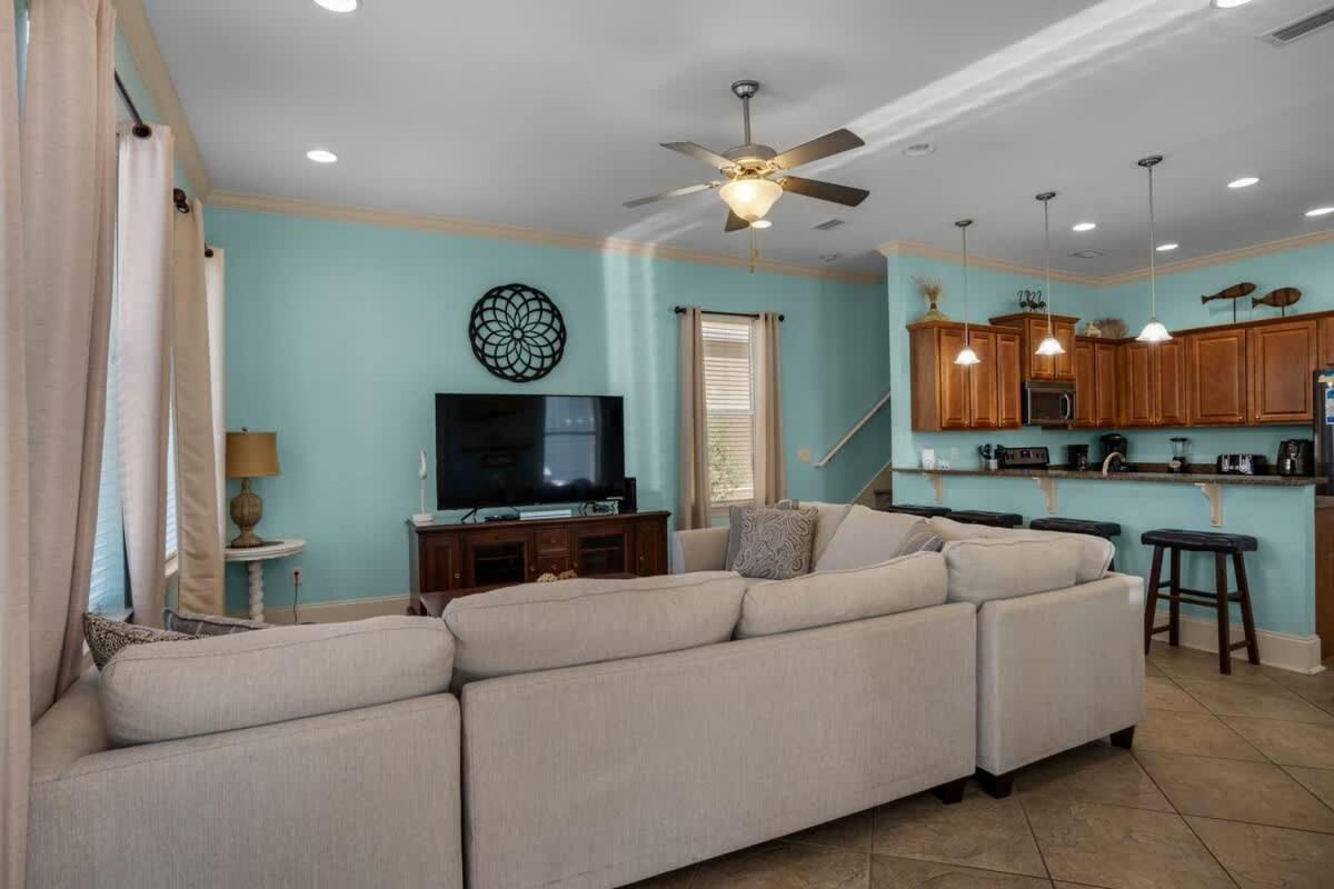Sweet - 6bdr - Sleeps 14 - Next 2 Holiday home *