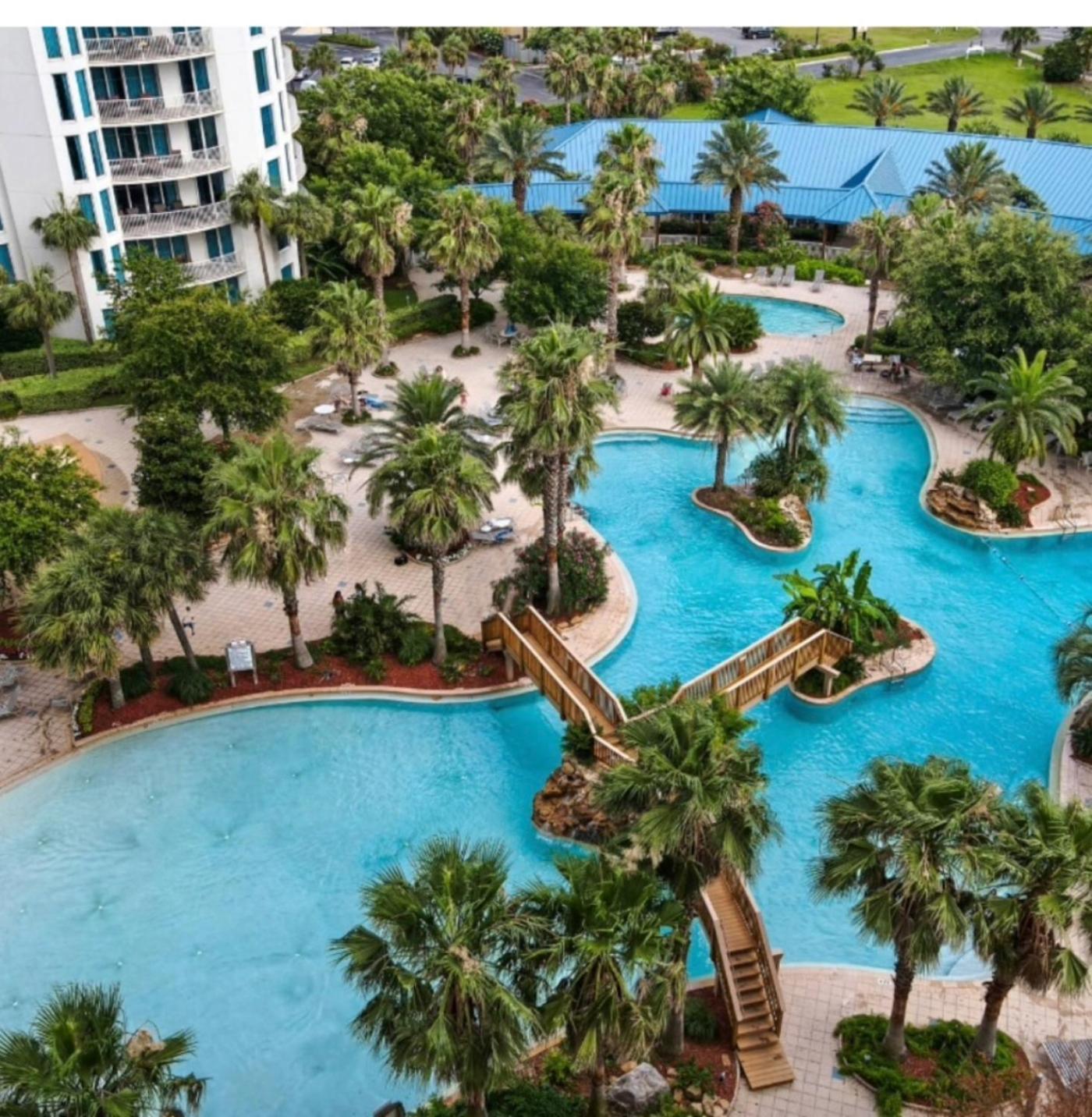 Holiday home Palms 2 Bedroom King Poolside Shuttle *