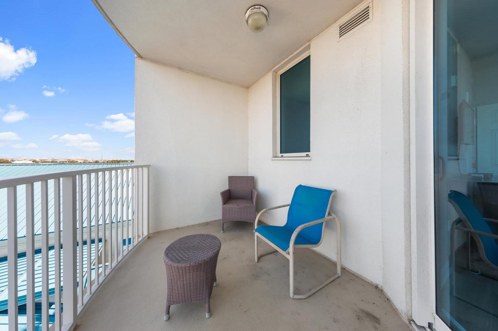 Palms 2 Bedroom King Poolside Shuttle * Destin