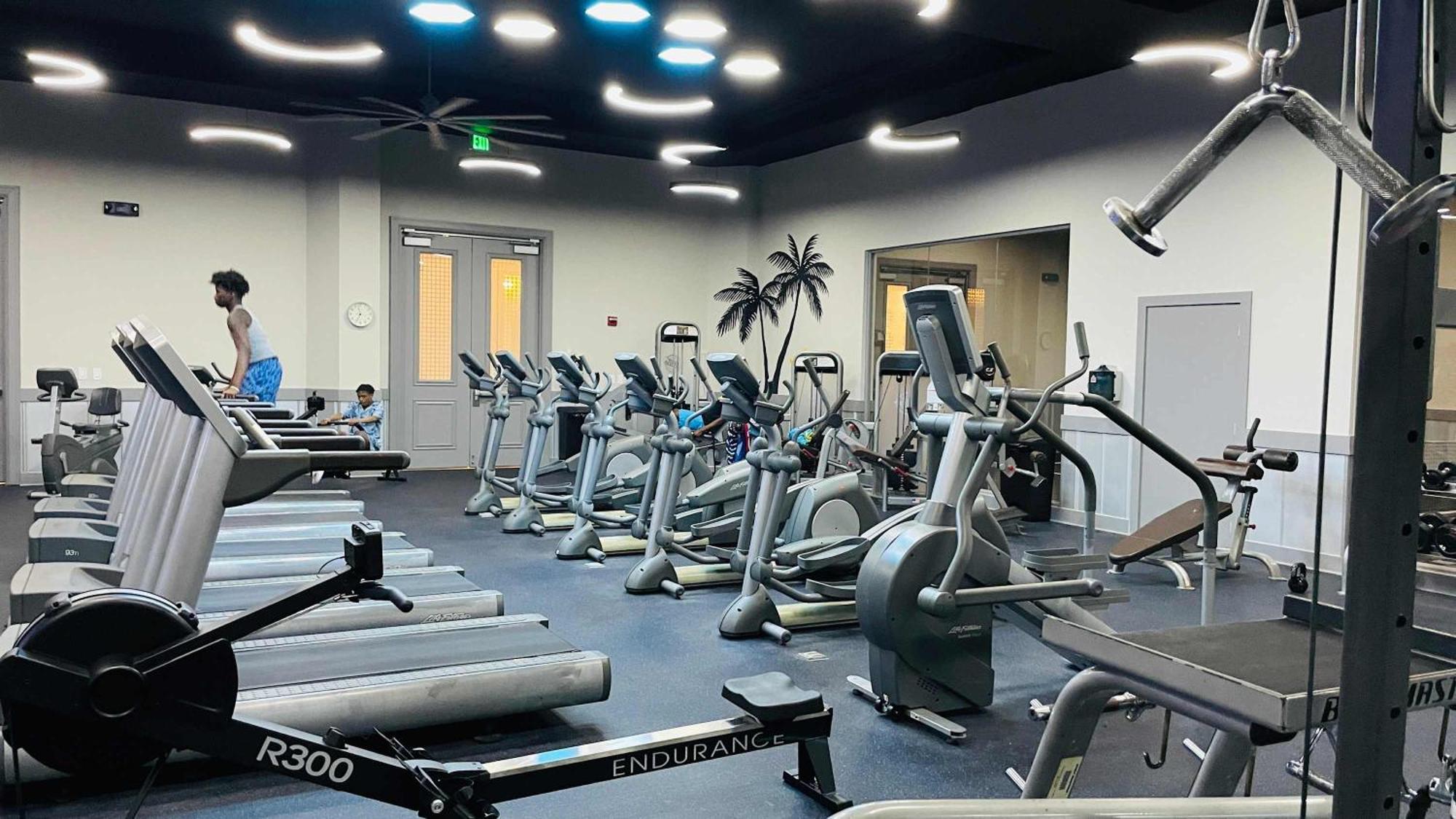 Palms 2 Bedroom King Poolside Shuttle Destin