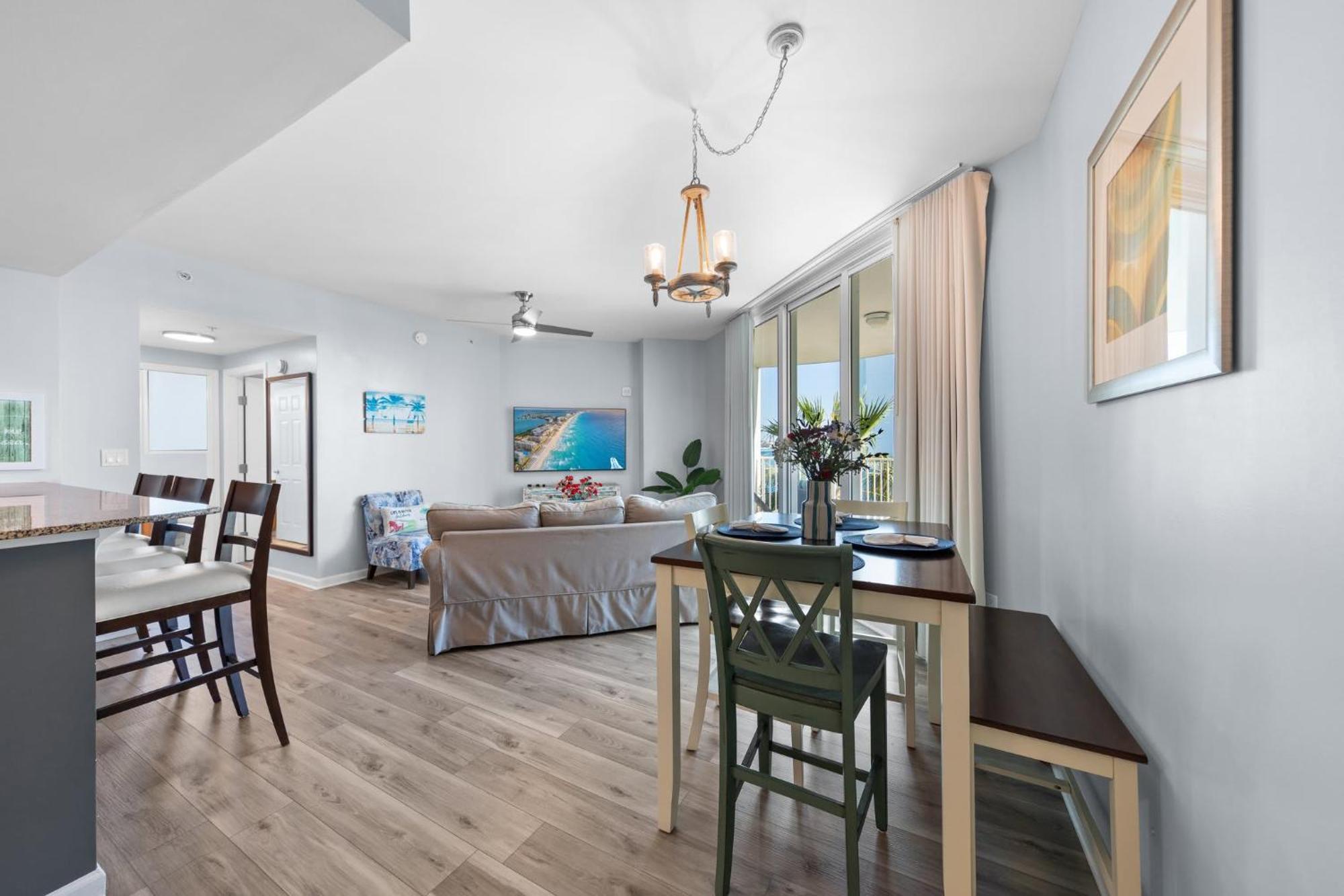 Palms 2 Bedroom King Poolside Shuttle *