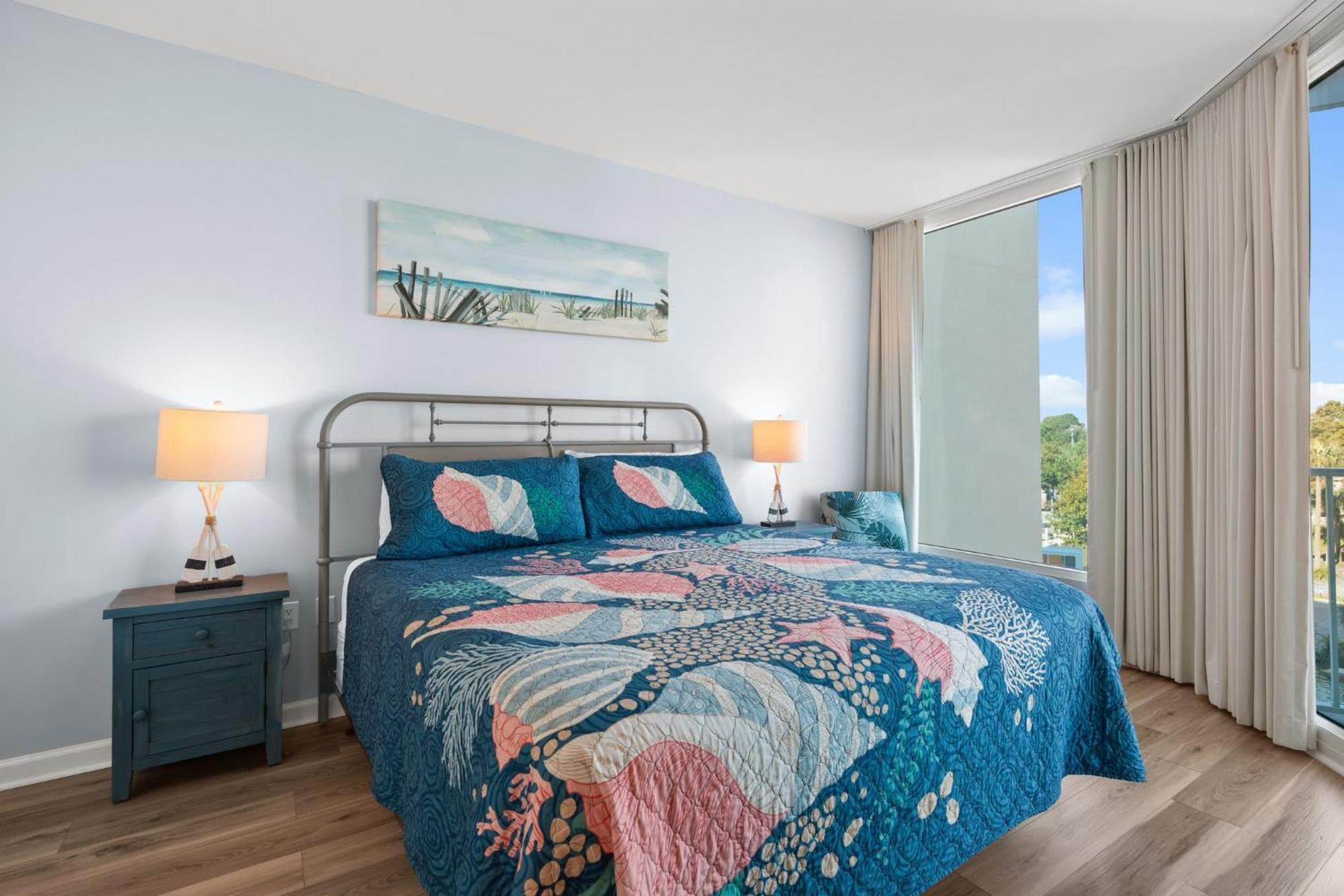 Palms 2 Bedroom King Poolside Shuttle *