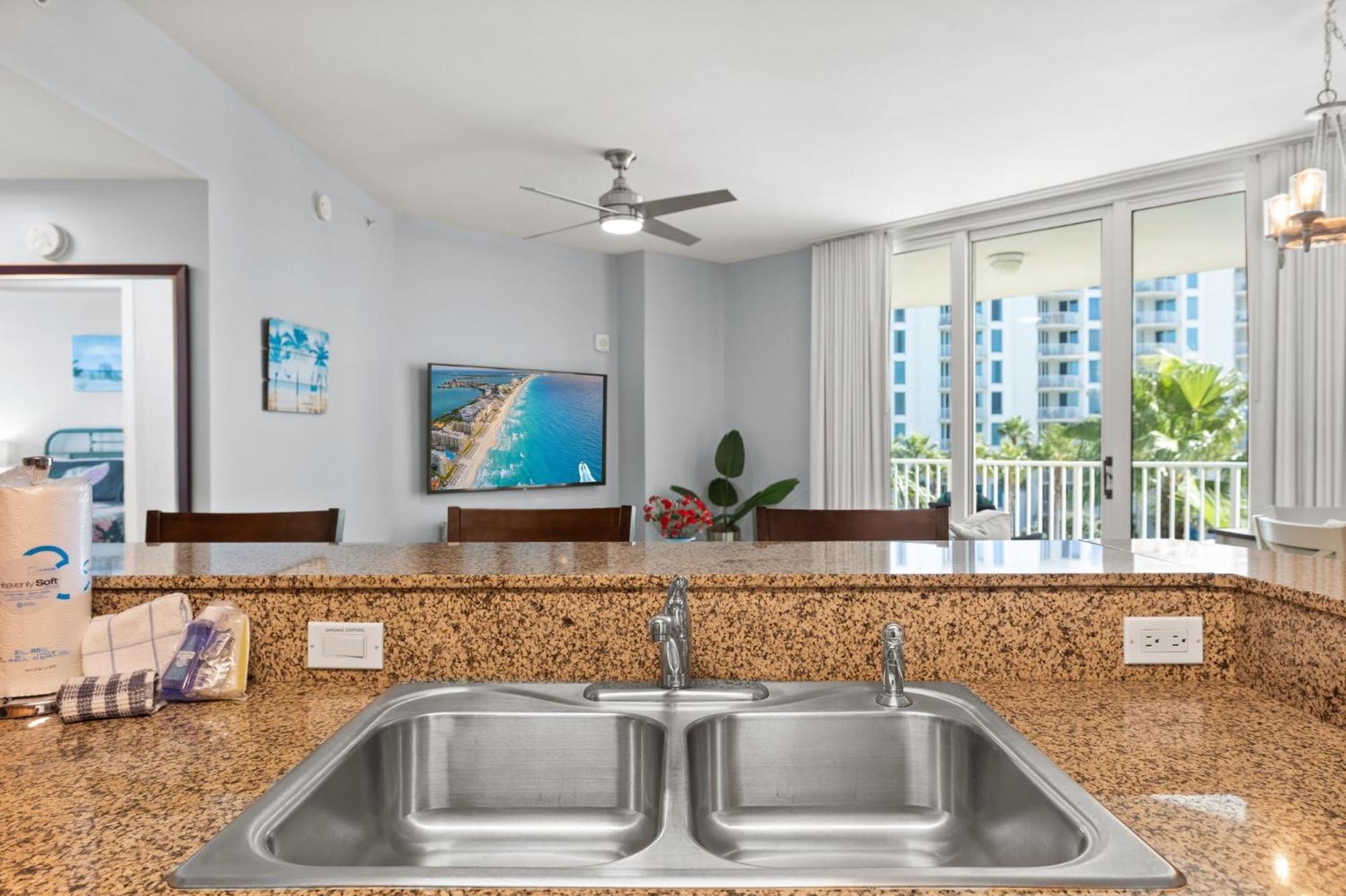 Palms 2 Bedroom King Poolside Shuttle