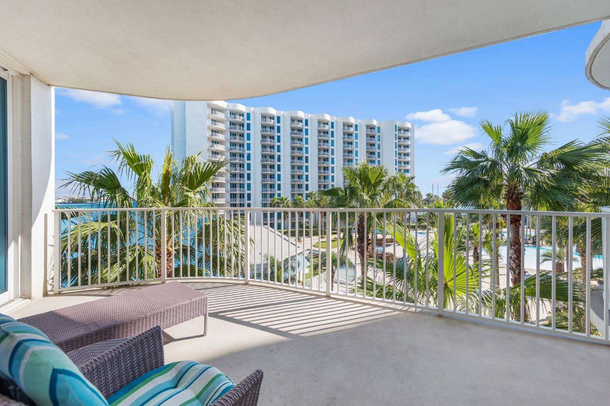 Holiday home Palms 2 Bedroom King Poolside Shuttle *