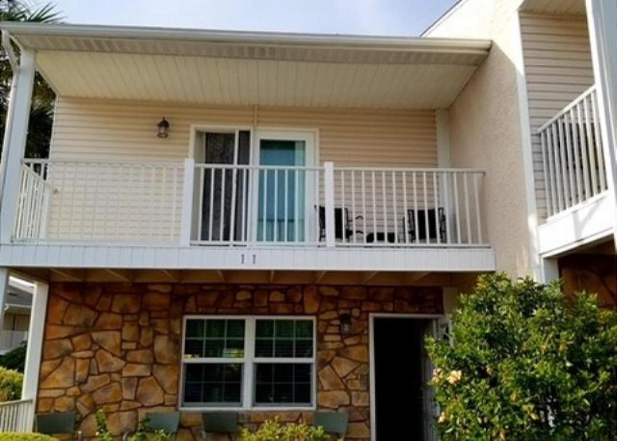 Woodland Shores 11 *