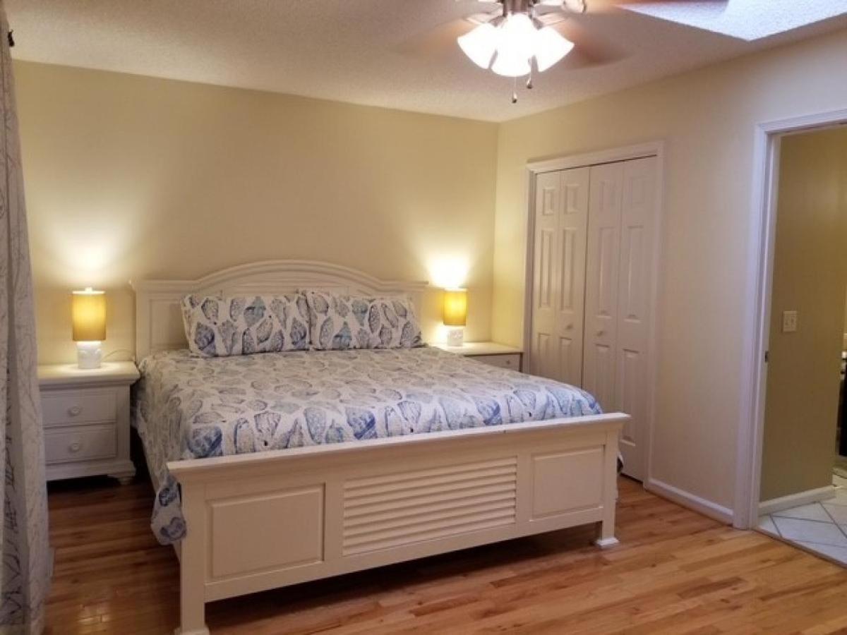 Woodland Shores 11 *