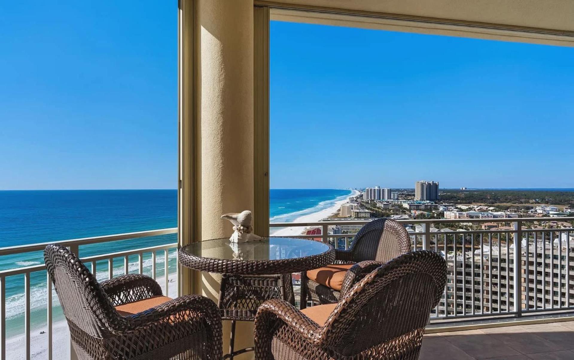 Stunning 3 Bedroom 3 Bath Gulf-front Apartment