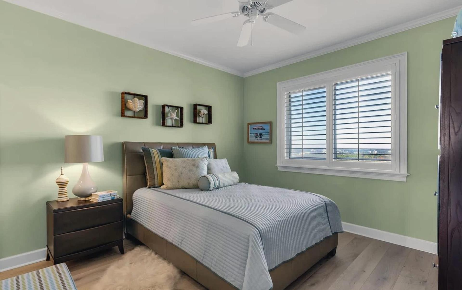 Apartment Stunning 3 Bedroom 3 Bath Gulf-front *