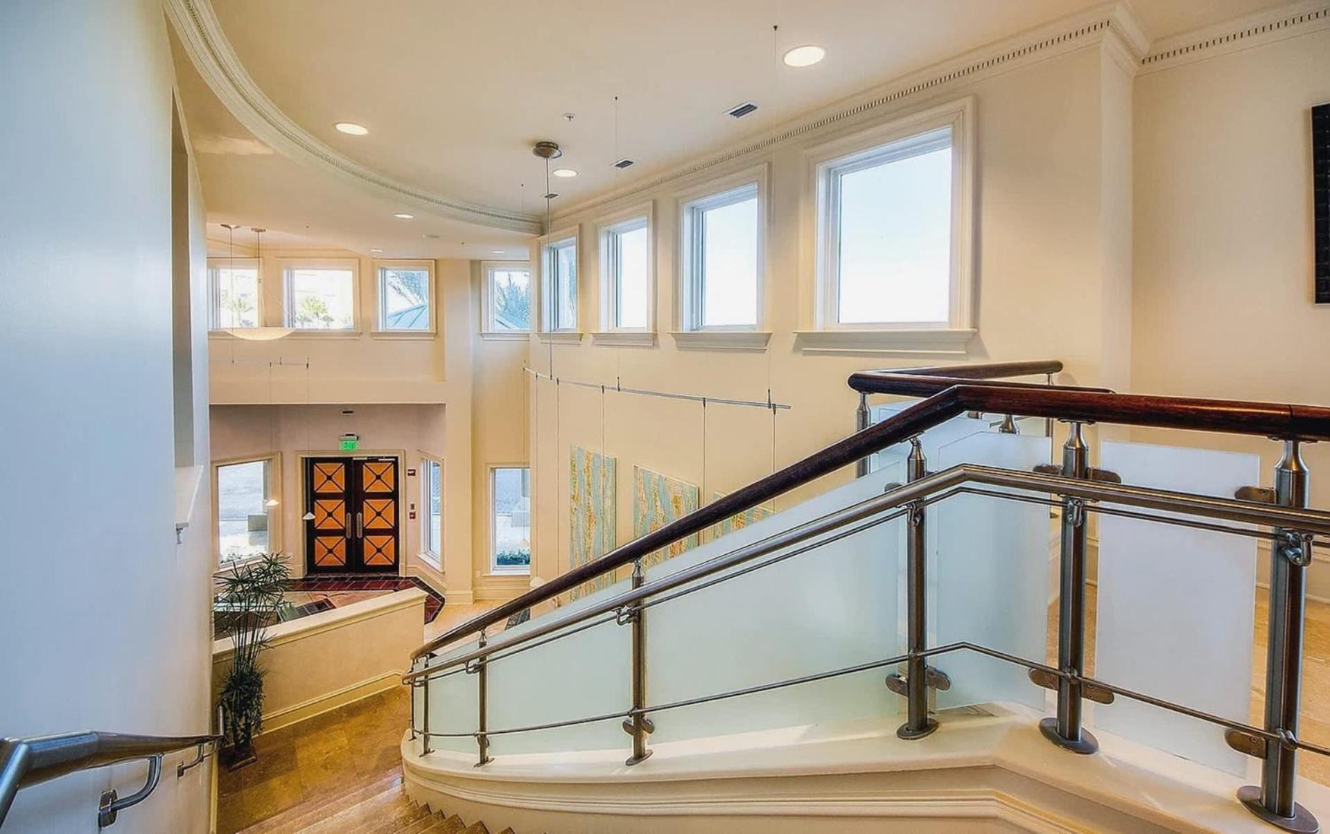 Stunning 3 Bedroom 3 Bath Gulf-front Apartment *