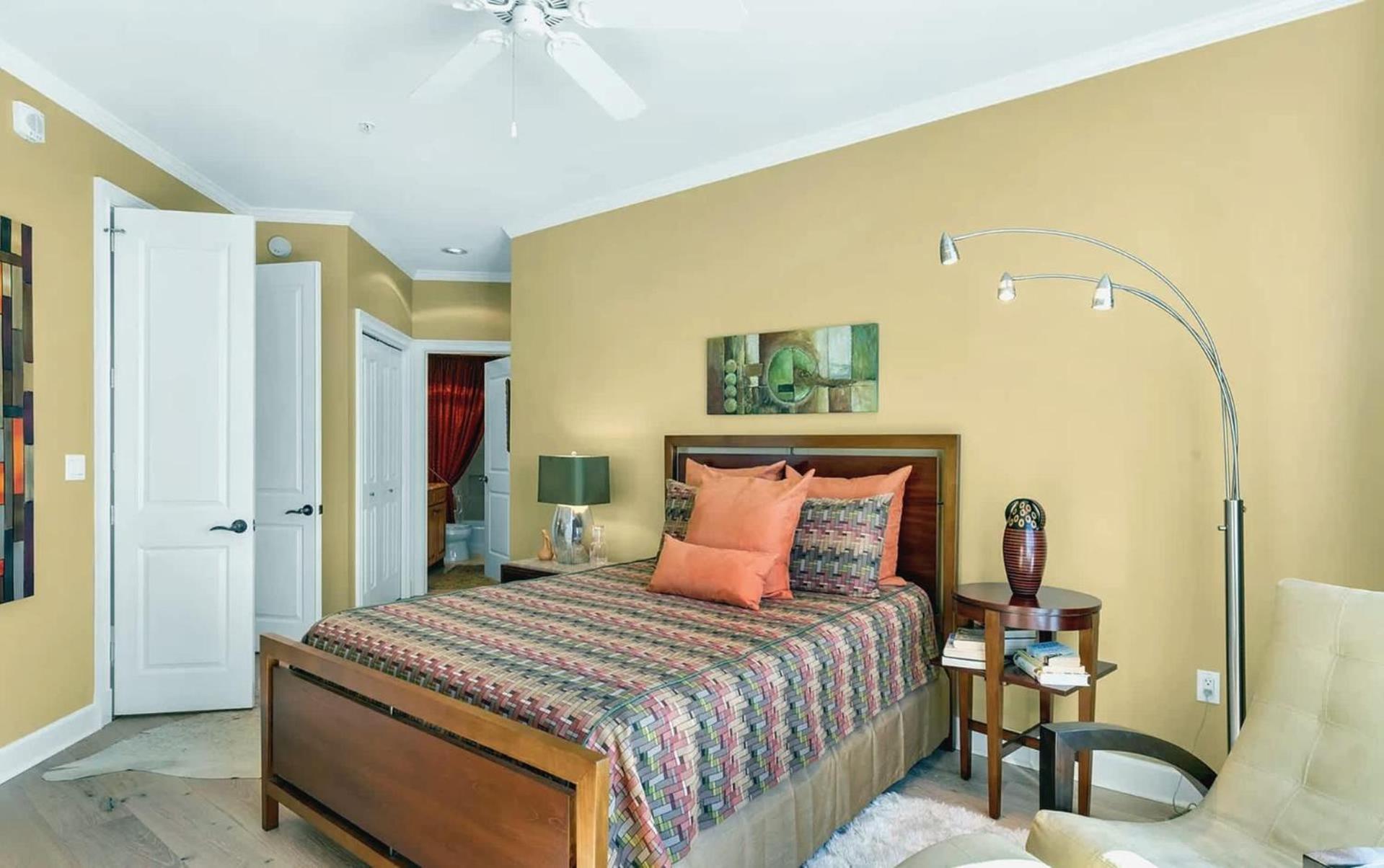 Stunning 3 Bedroom 3 Bath Gulf-front Apartment *