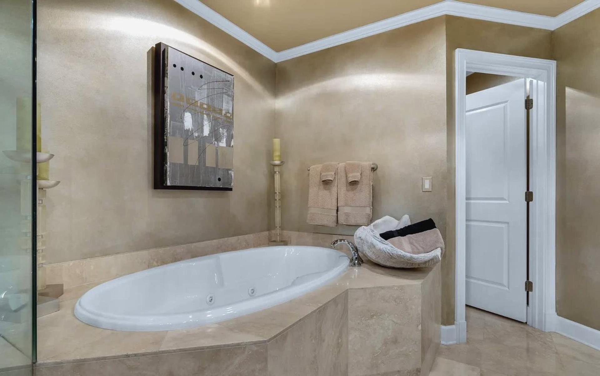 Stunning 3 Bedroom 3 Bath Gulf-front Apartment *