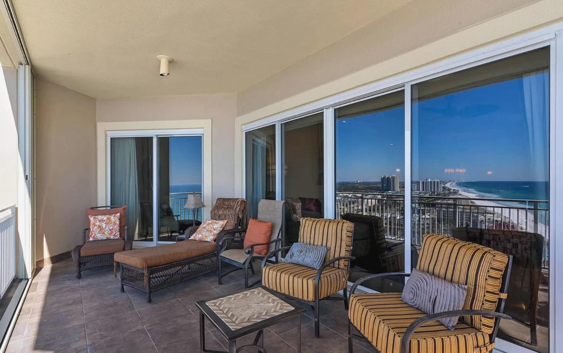 Apartment Stunning 3 Bedroom 3 Bath Gulf-front