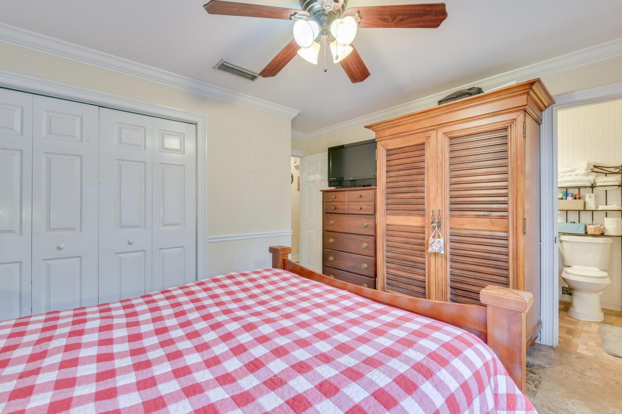 Pet-friendly Freeport - 2 Mi To Beach! Holiday home *