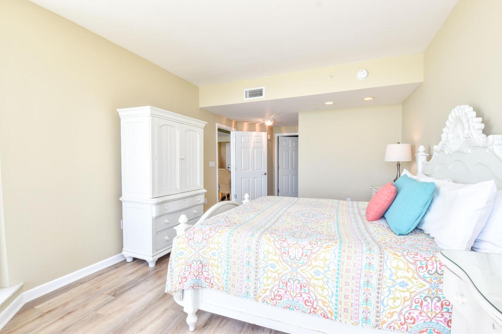 Silver Towers W405 Destin