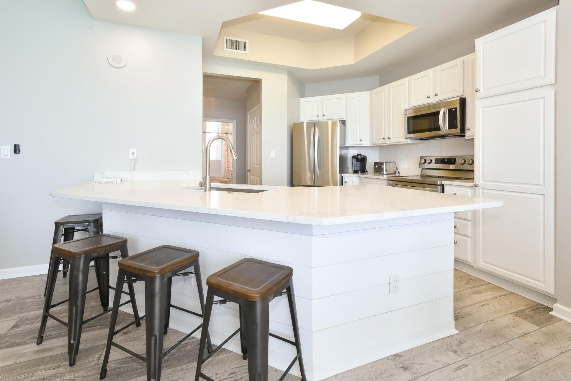 Silver Towers E1804 Apartment *