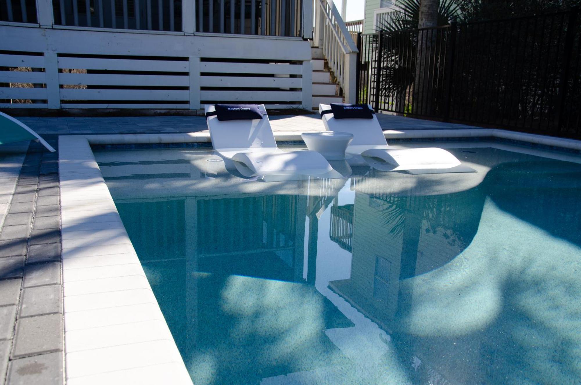 Holiday home Doctor's Orders 2 Short Walk To Private Deeded Sleeps 14 *