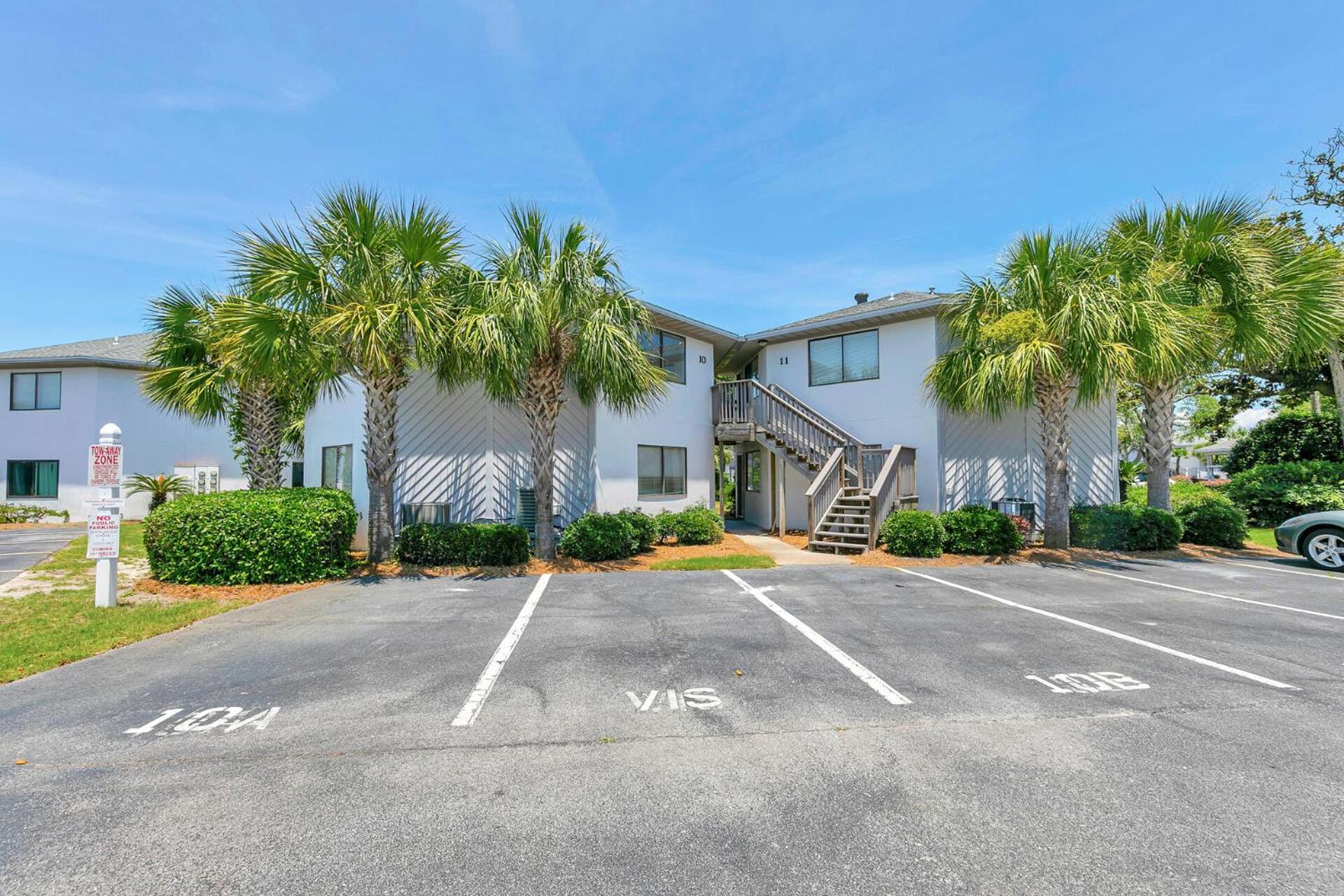 Crystal Village Ii Unit 10b- Close To And Pool! *