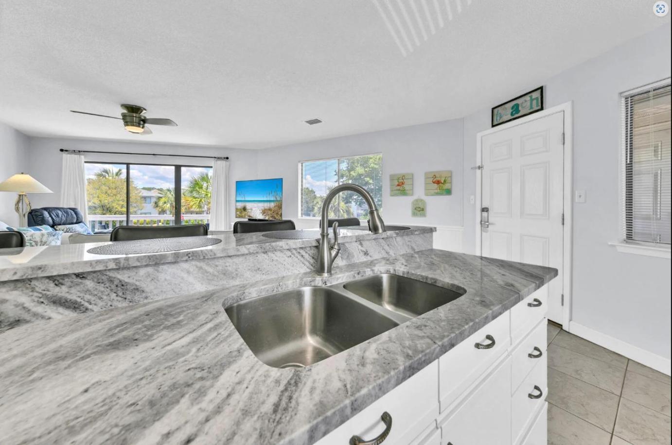 Crystal Village Ii Unit 10b- Close To And Pool! *