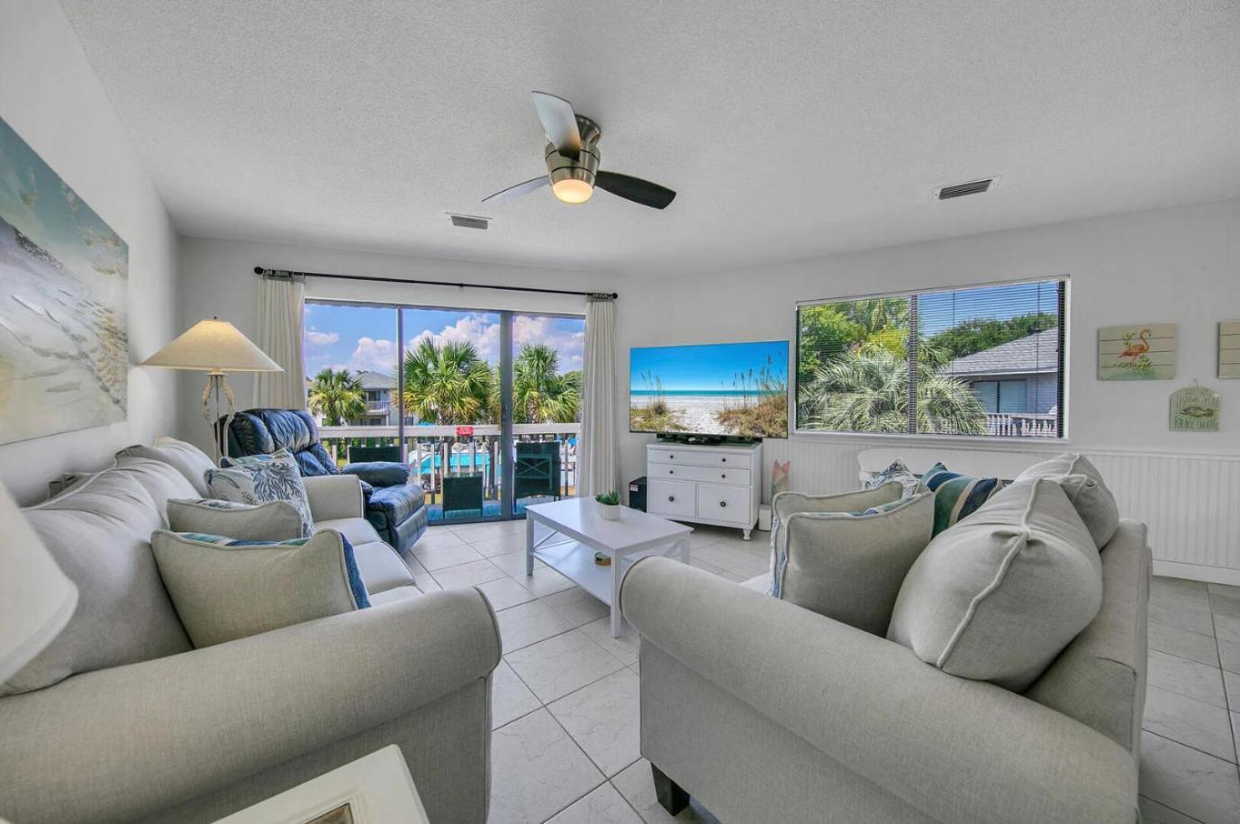 Crystal Village Ii Unit 10b- Close To And Pool!
